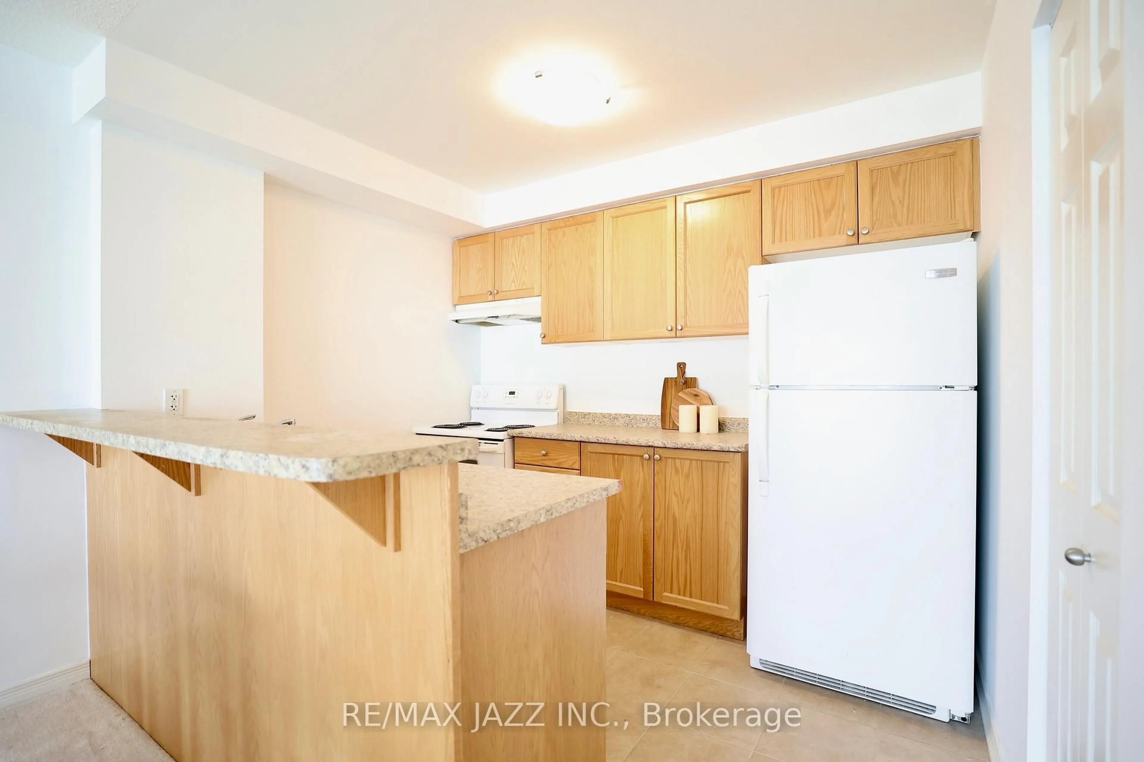 Standard kitchen, unknown for 132 Aspen Springs Dr #109, Clarington Ontario L1C 0H1