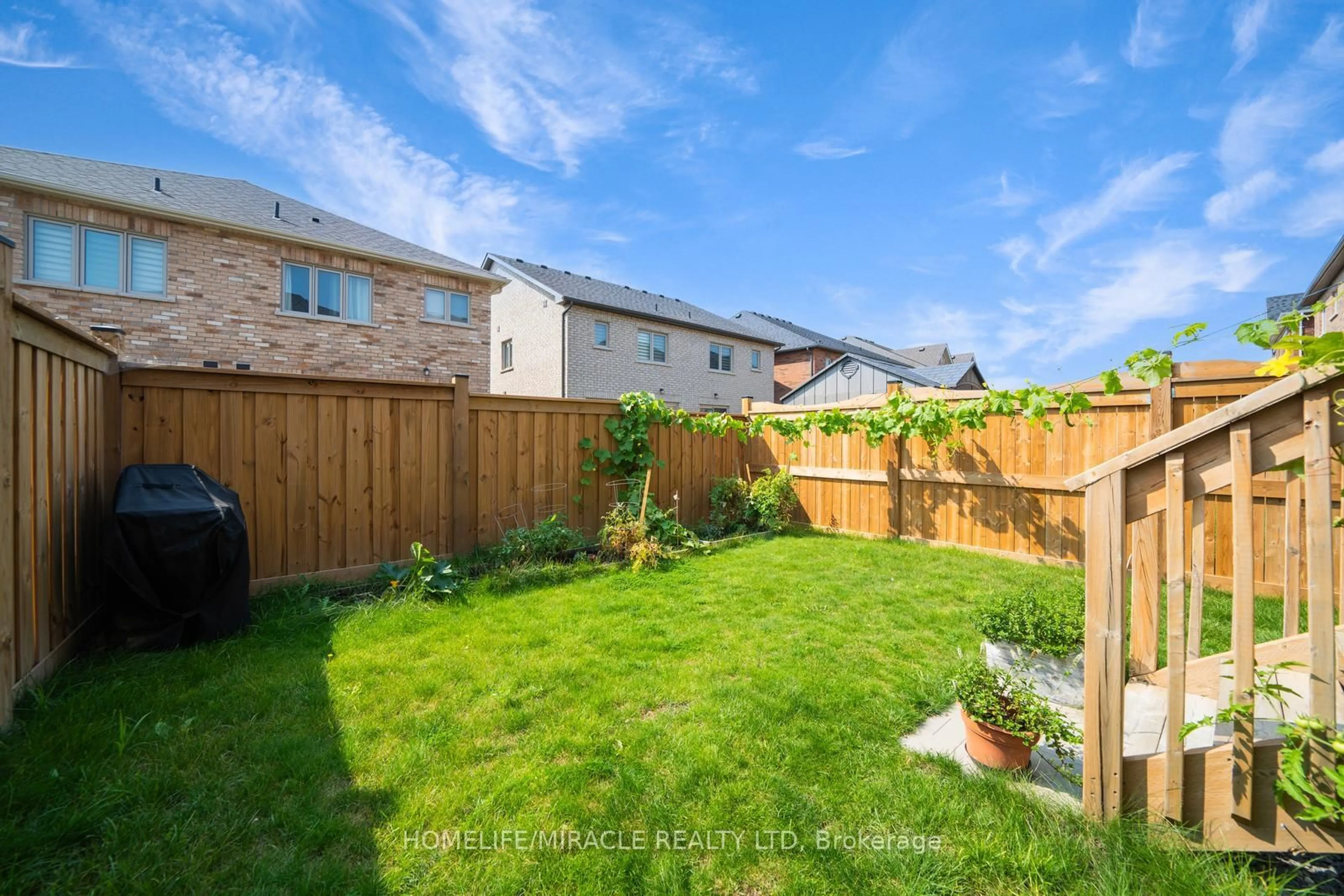 A pic from outside/outdoor area/front of a property/back of a property/a pic from drone, street for 63 Auckland Dr, Whitby Ontario L1P 0H4