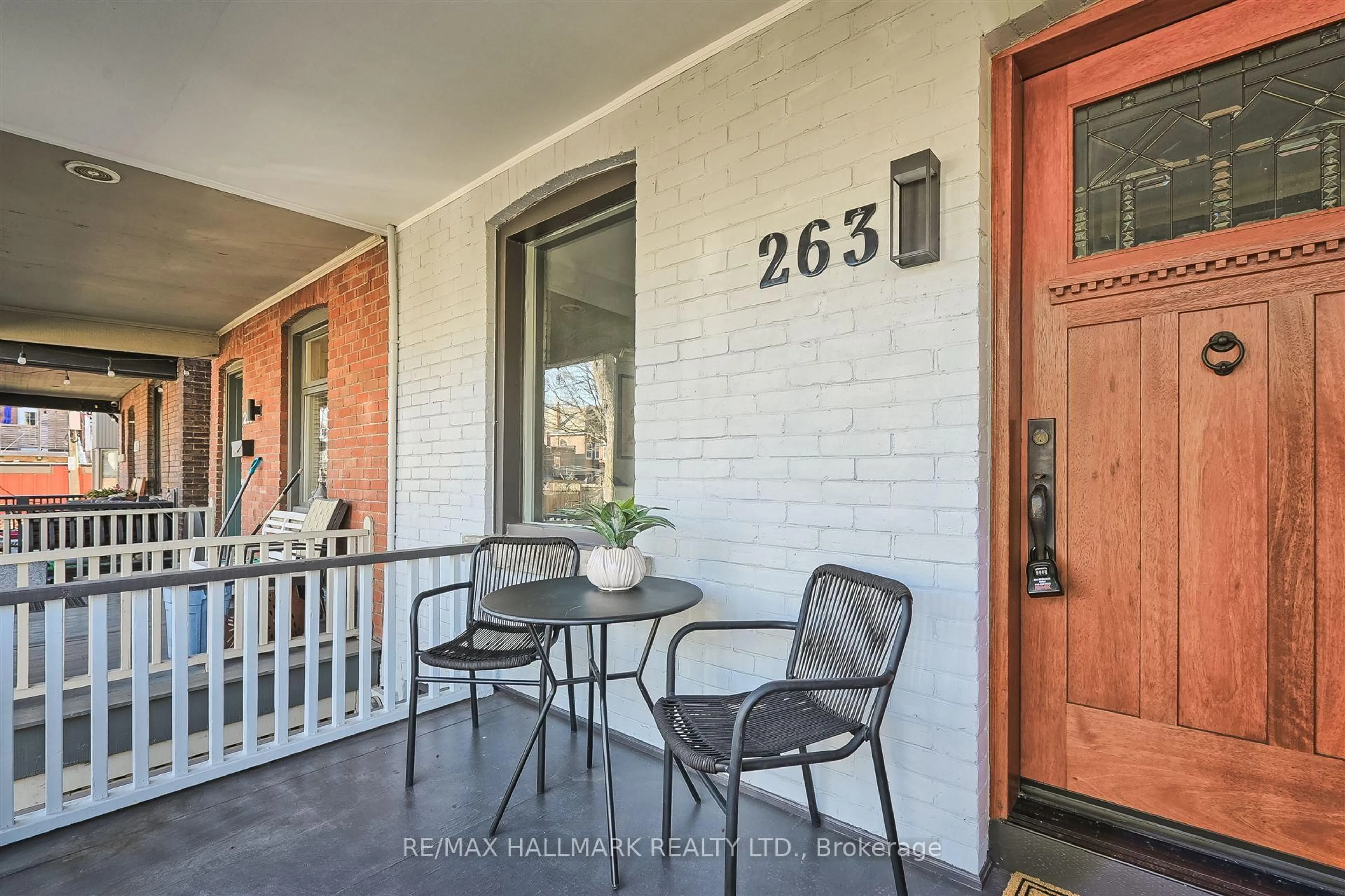 Indoor entryway for 263 Withrow Ave, Toronto Ontario M4K 1E3