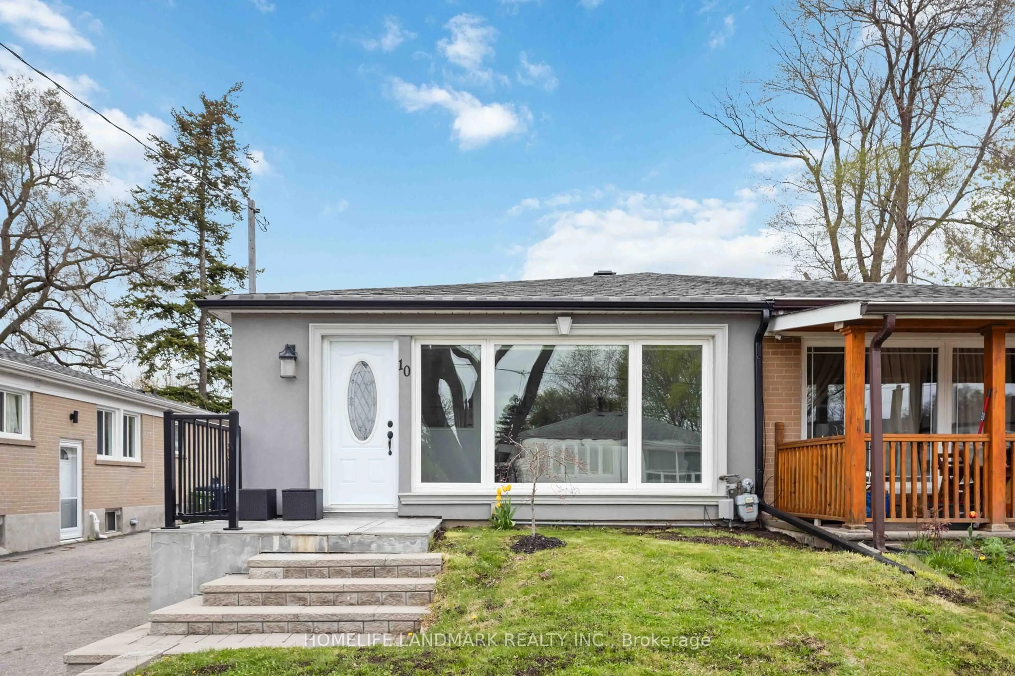 Home with vinyl exterior material, street for 10 Tartan Ave, Toronto Ontario M1L 1T6