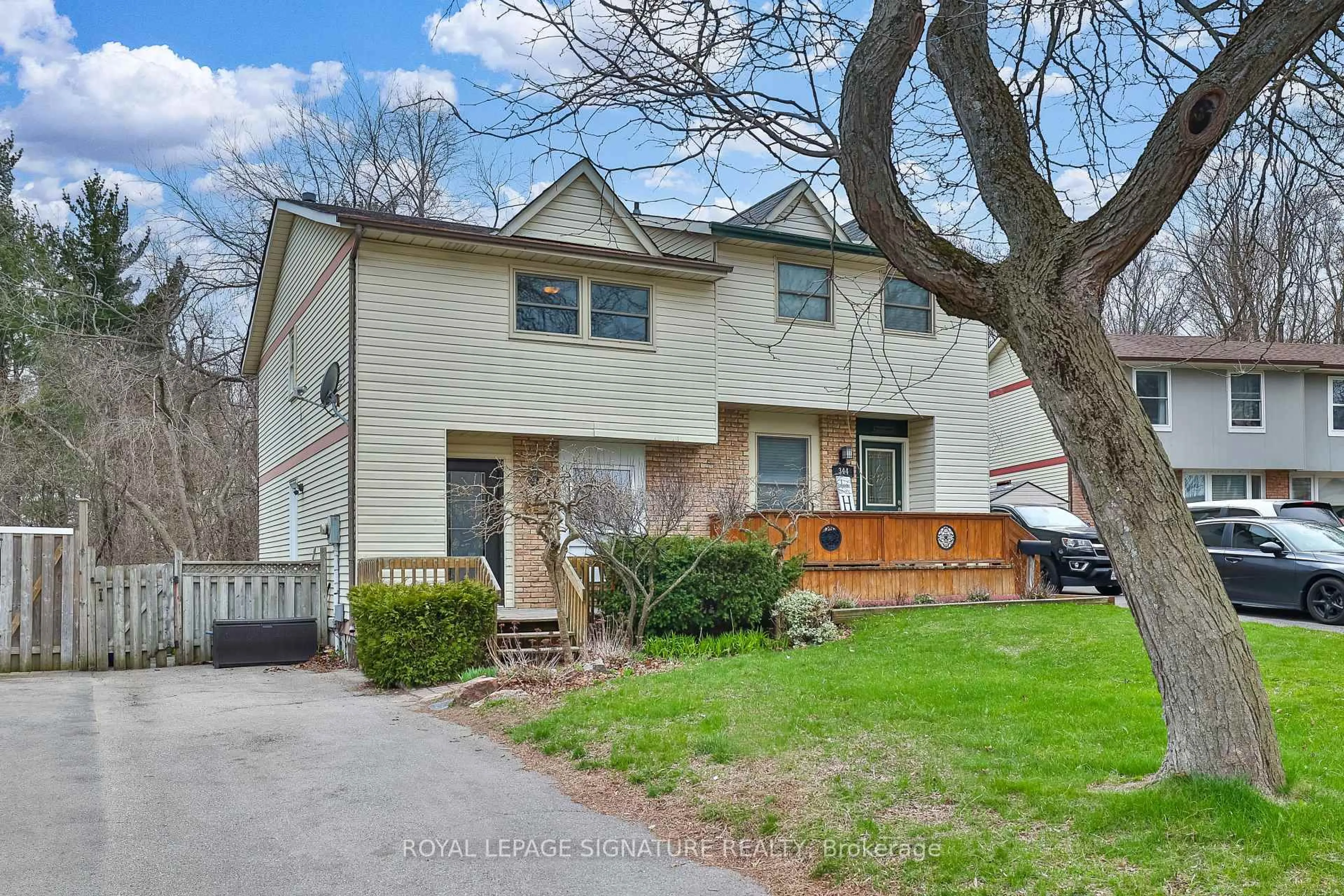 Home with vinyl exterior material, street for 342 Homestead Crt, Oshawa Ontario L1J 6V3
