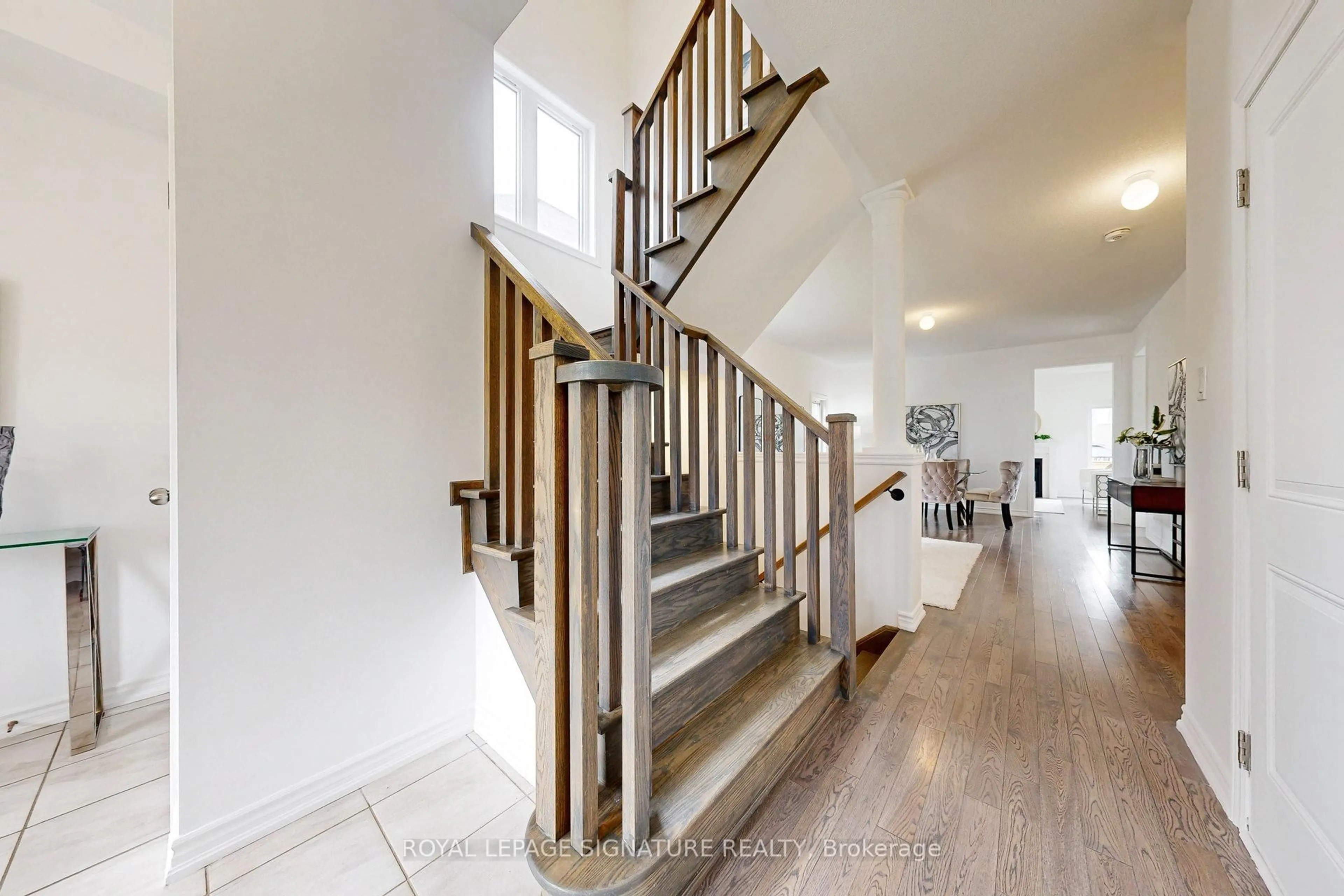 Stairs for 137 Elephant Hill Dr, Clarington Ontario L1C 0V9