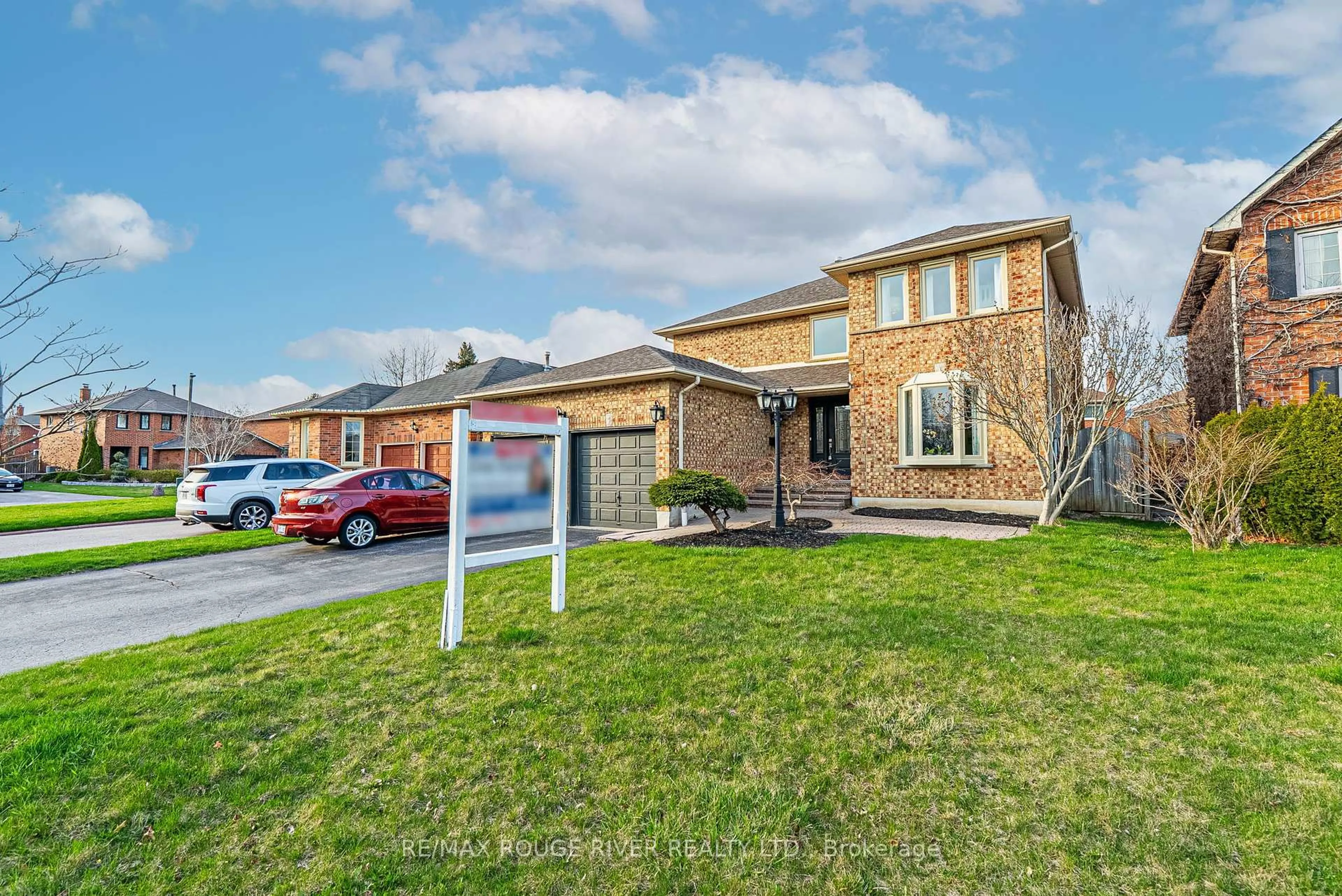 Home with brick exterior material, street for 17 Wyndfield Cres, Whitby Ontario L1N 8L5