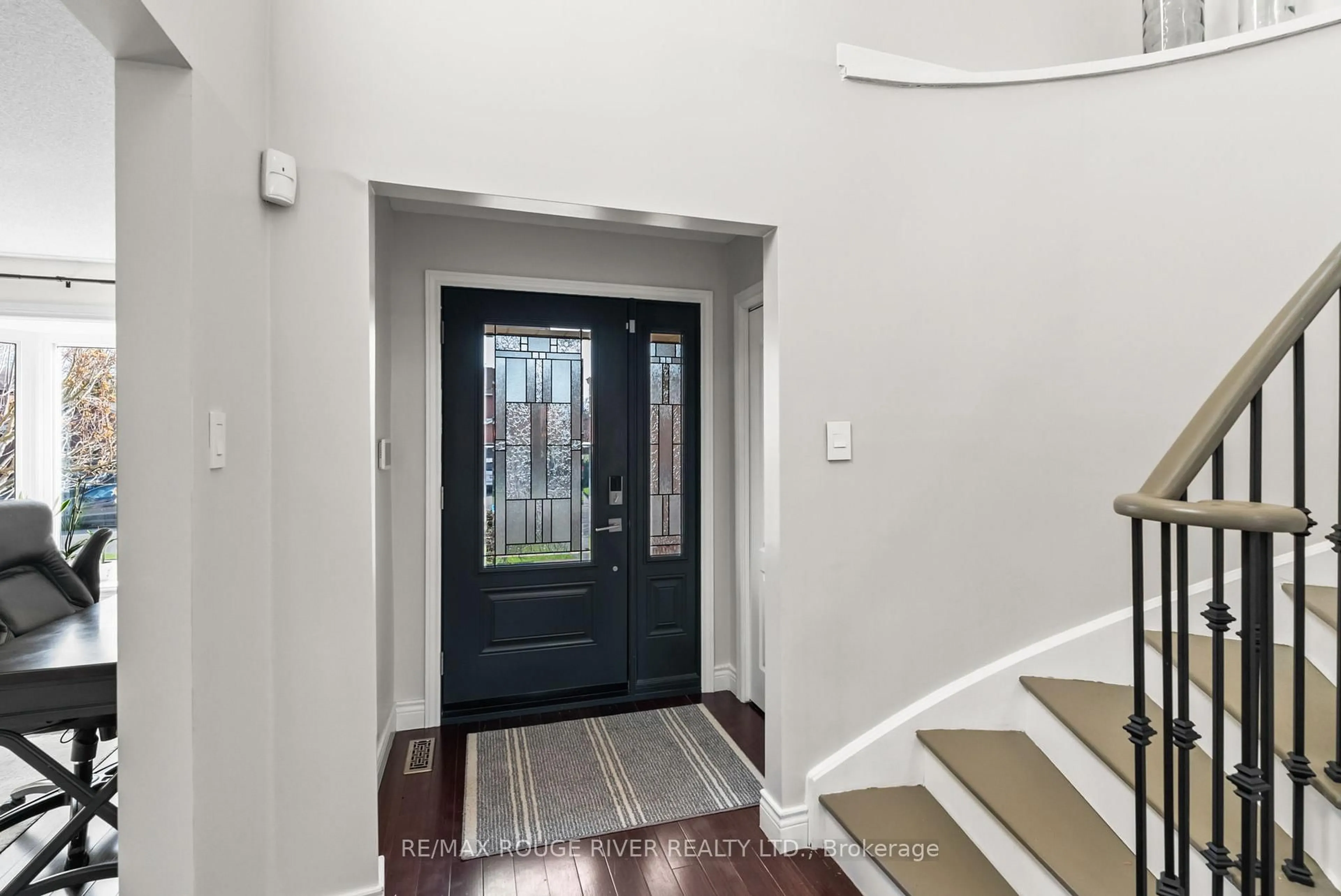 Indoor entryway for 17 Wyndfield Cres, Whitby Ontario L1N 8L5