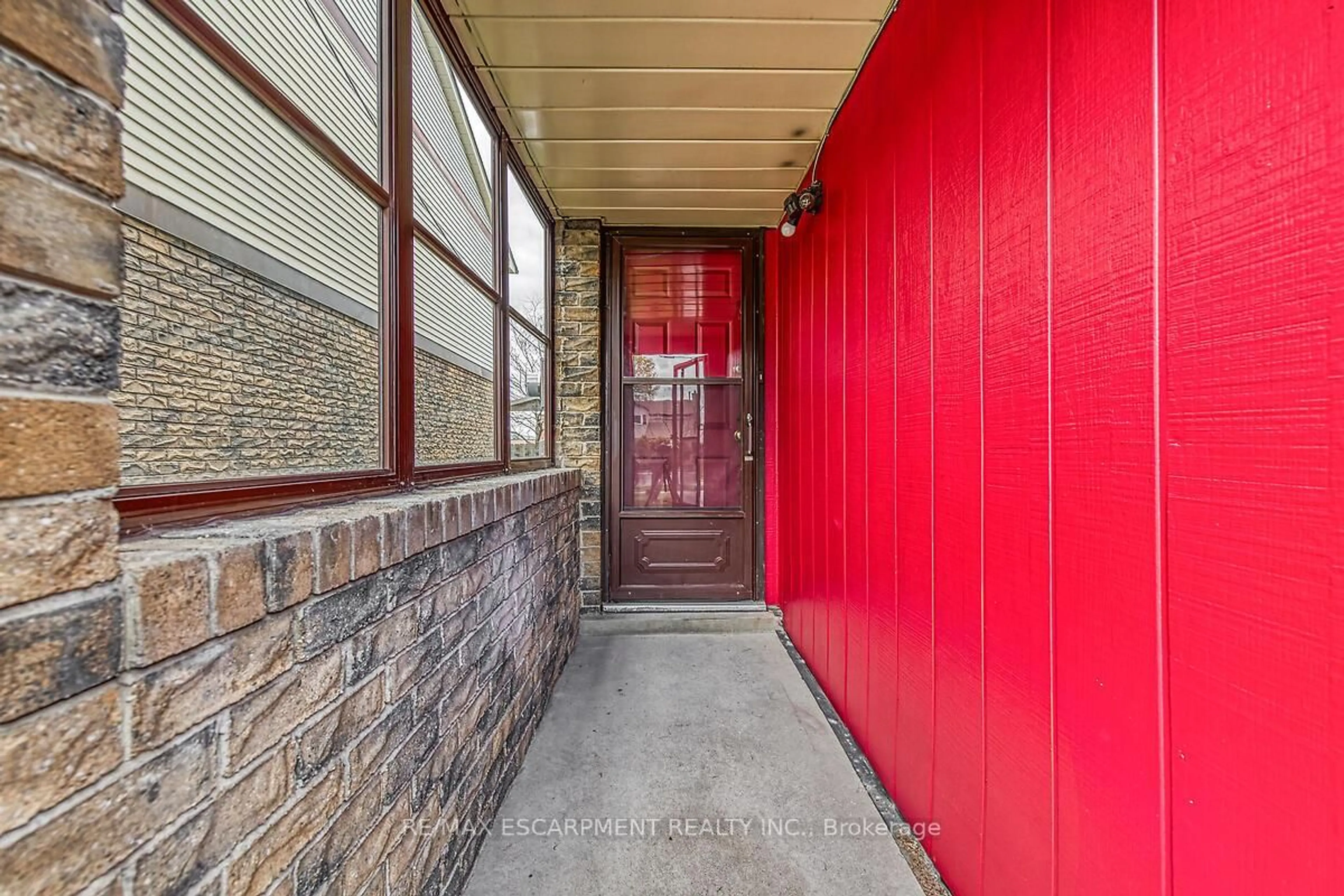 Indoor entryway for 129 Valley Stream Dr, Toronto Ontario M1V 2A4
