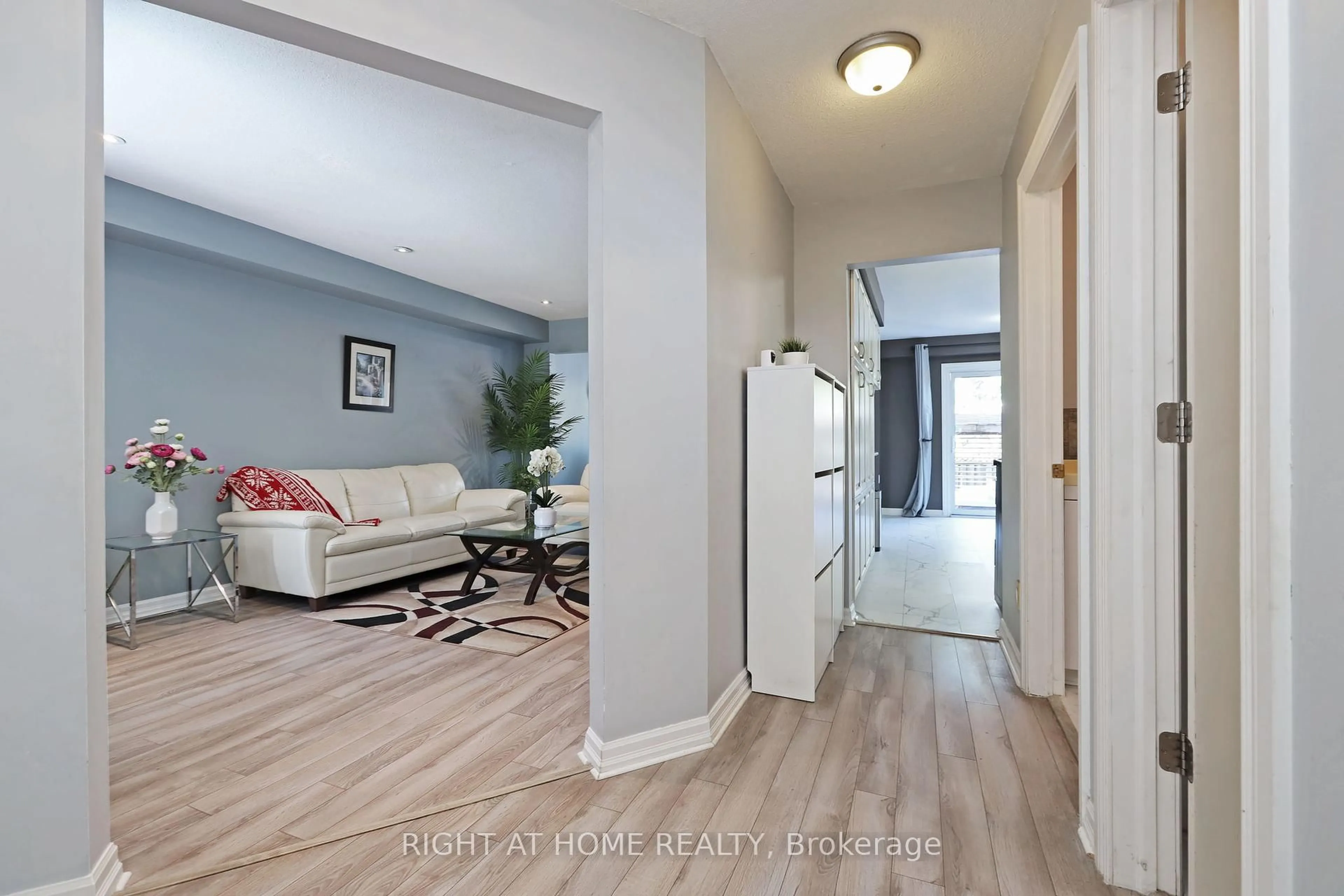 Indoor entryway for 32 Chapman Dr, Ajax Ontario L1T 3C3