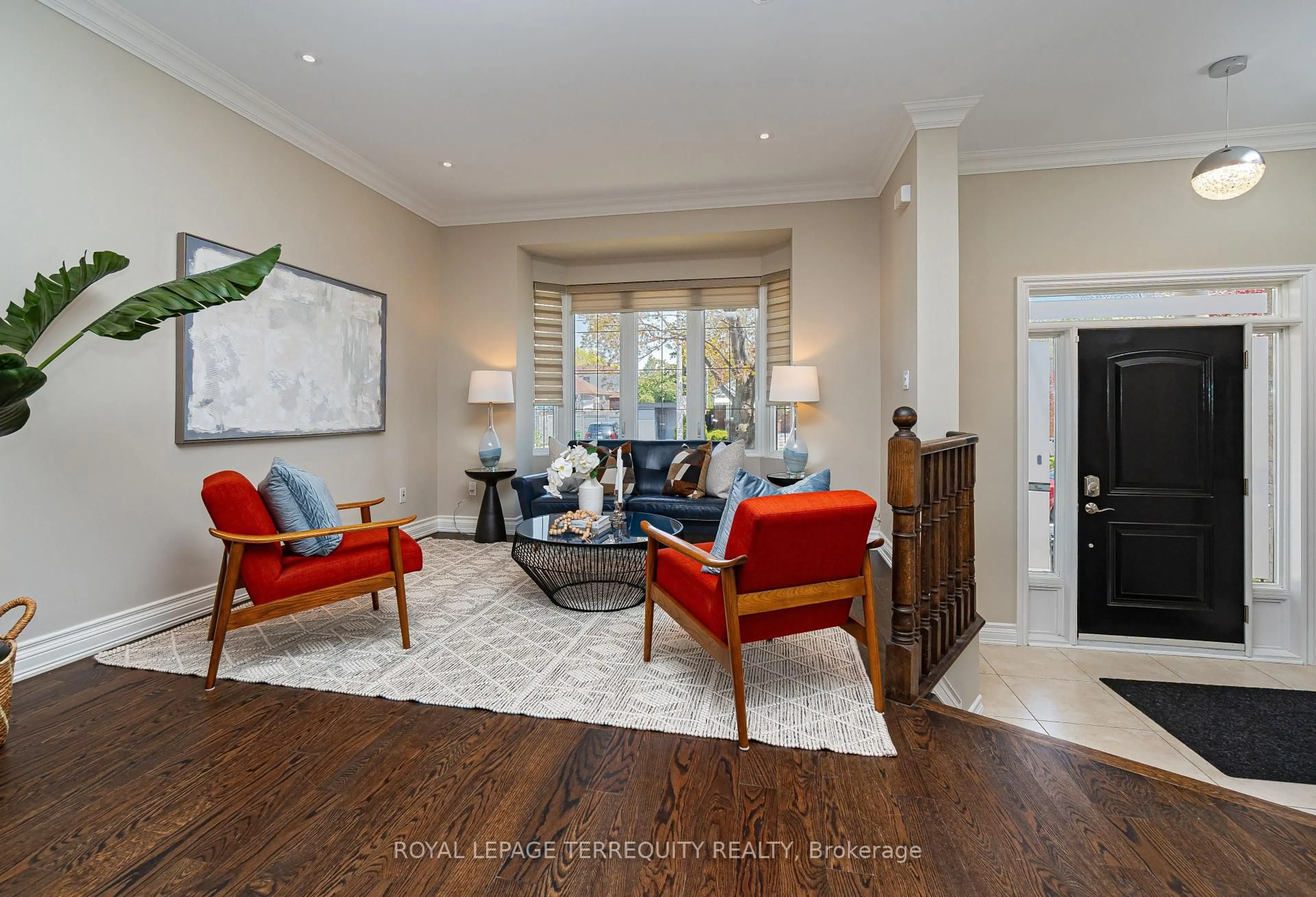 Living room with furniture, unknown for 72 Northbrook Rd, Toronto Ontario M4J 4G3