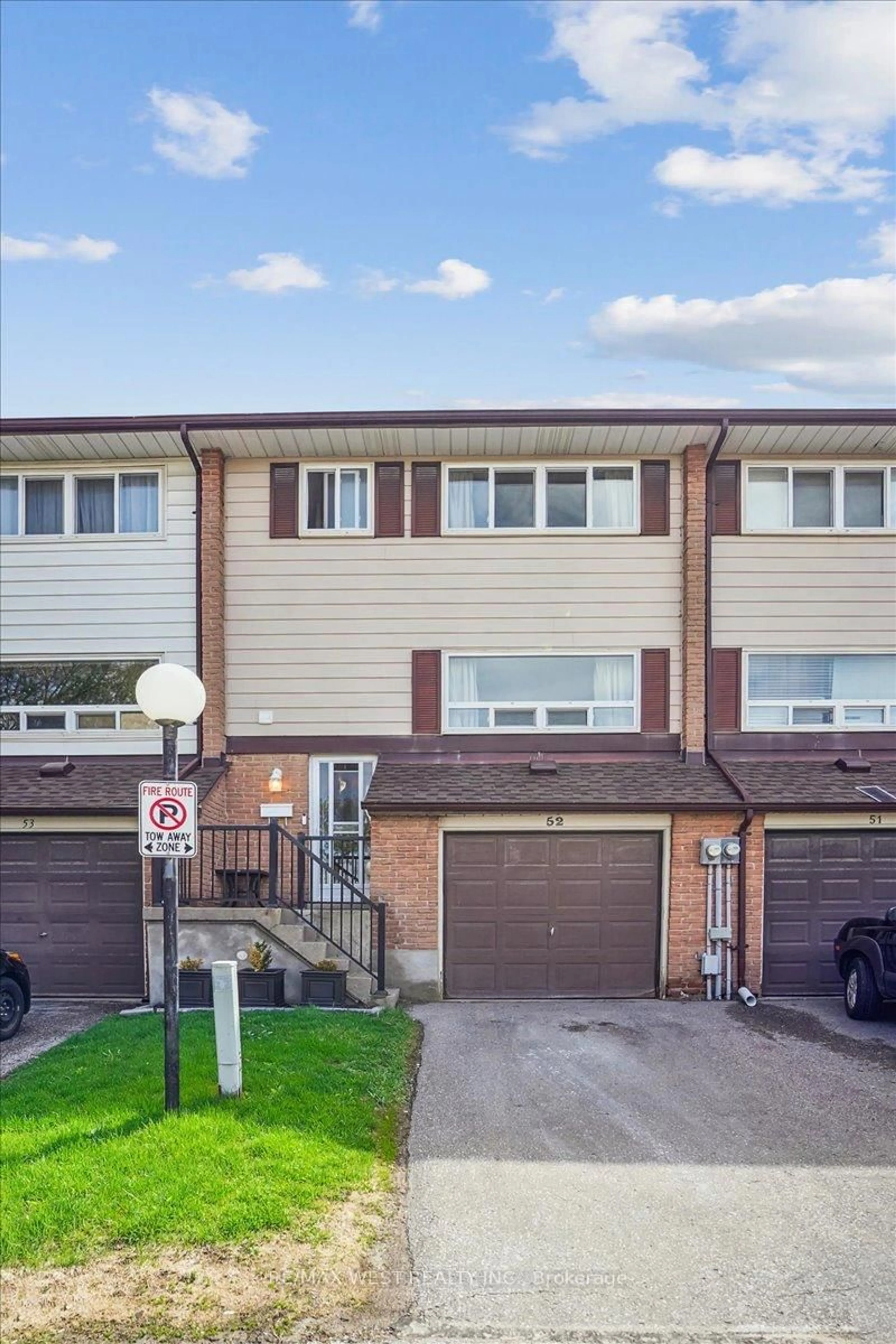 A pic from outside/outdoor area/front of a property/back of a property/a pic from drone, street for 966 Adelaide Ave #52, Oshawa Ontario L1K 1L2