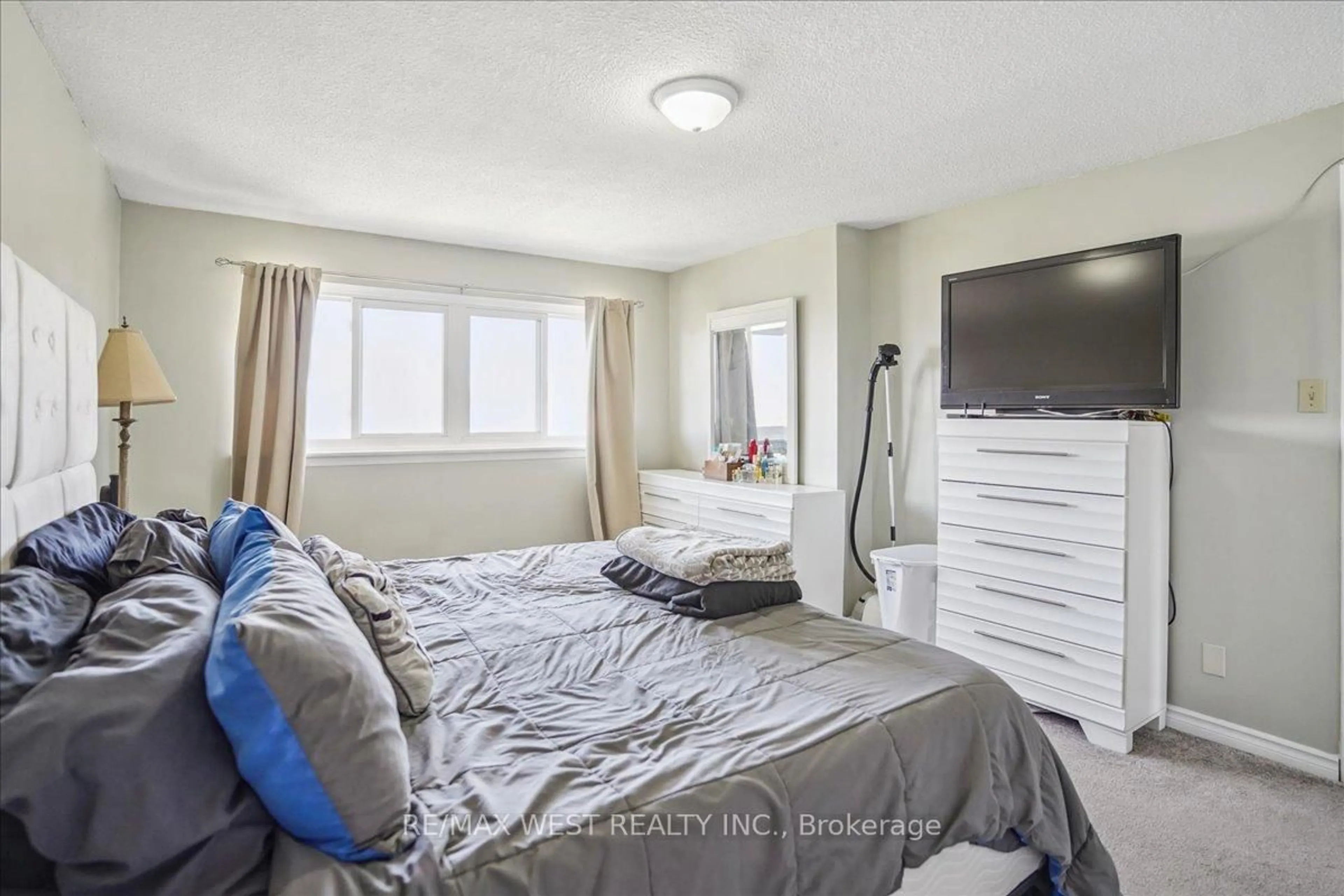 Bedroom with bed, unknown for 966 Adelaide Ave #52, Oshawa Ontario L1K 1L2