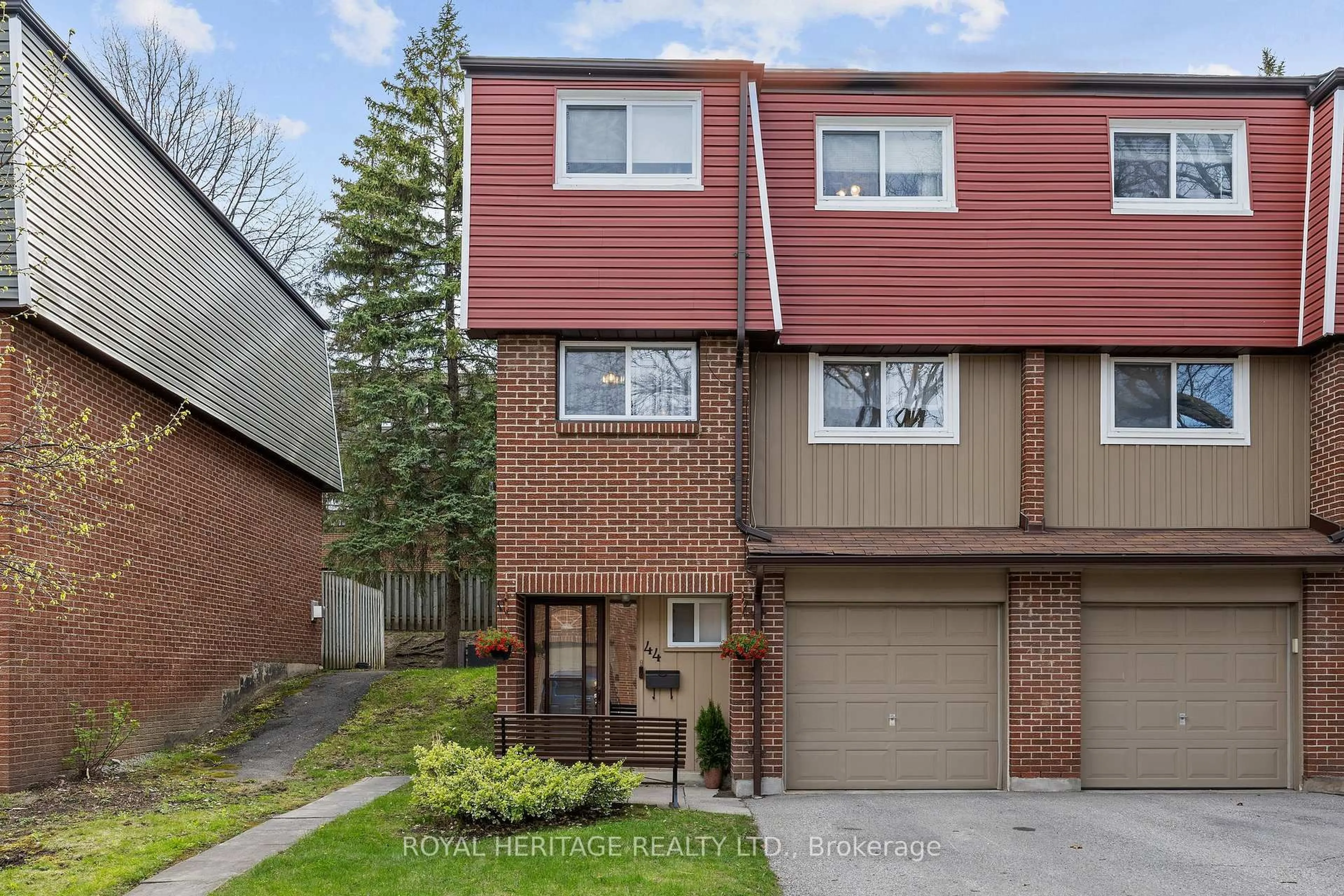 Home with brick exterior material, street for 1310 Fieldlight Blvd #44, Pickering Ontario L1V 2Y8