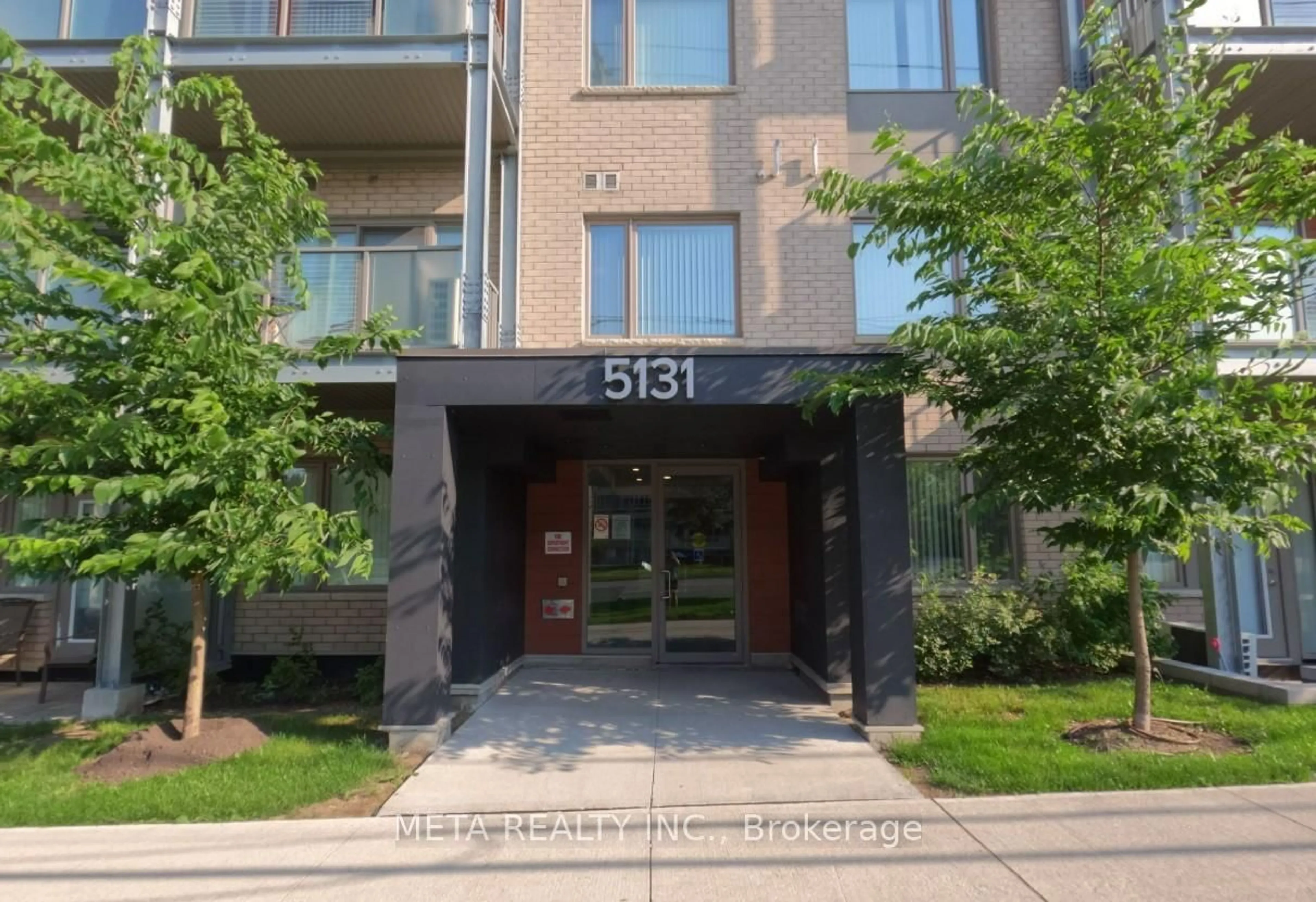 Indoor foyer for 5131 Sheppard Ave #401, Toronto Ontario M1B 0C9