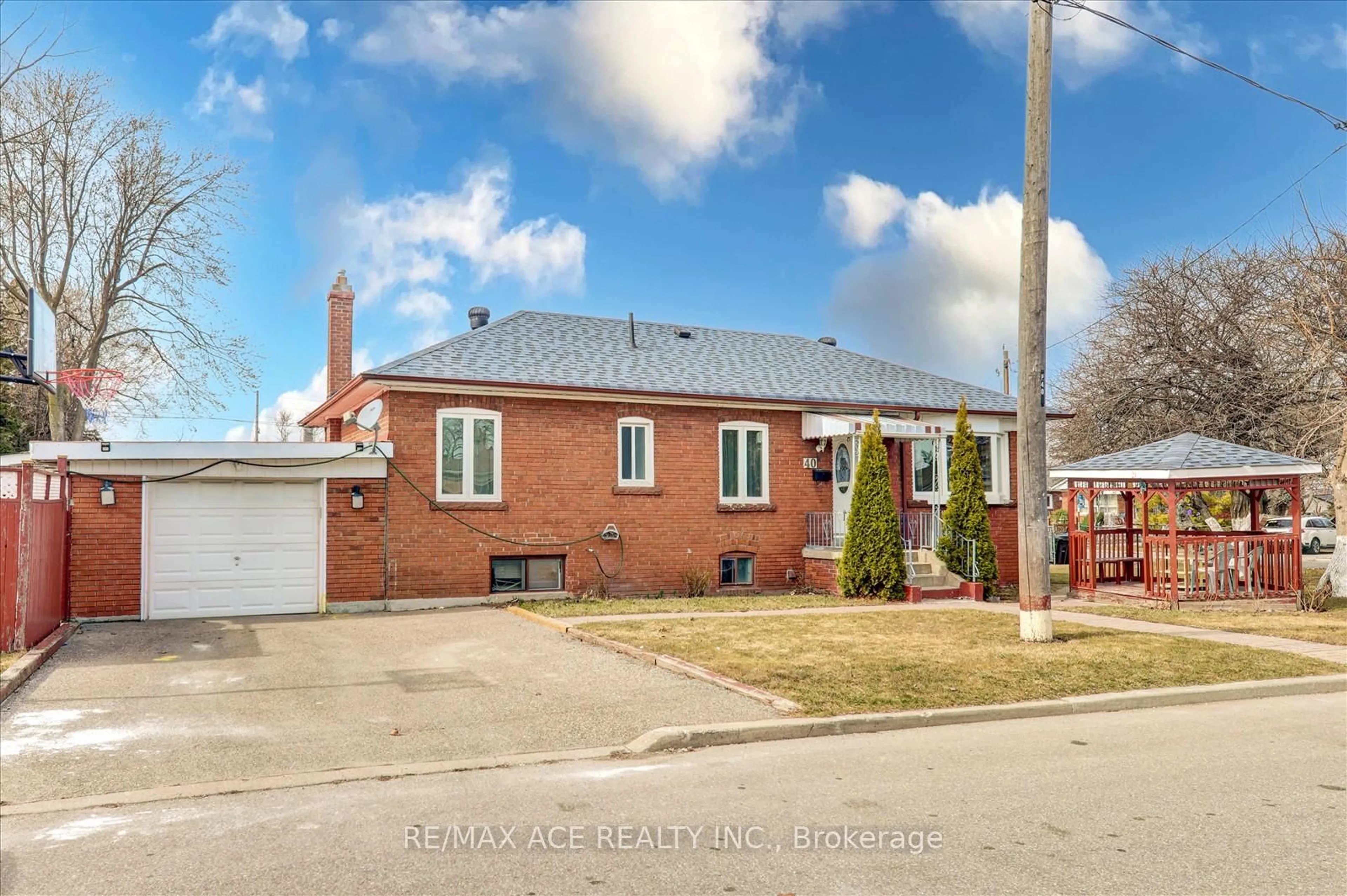 Home with brick exterior material, street for 40 Lombardy Cres, Toronto Ontario M1K 4N8
