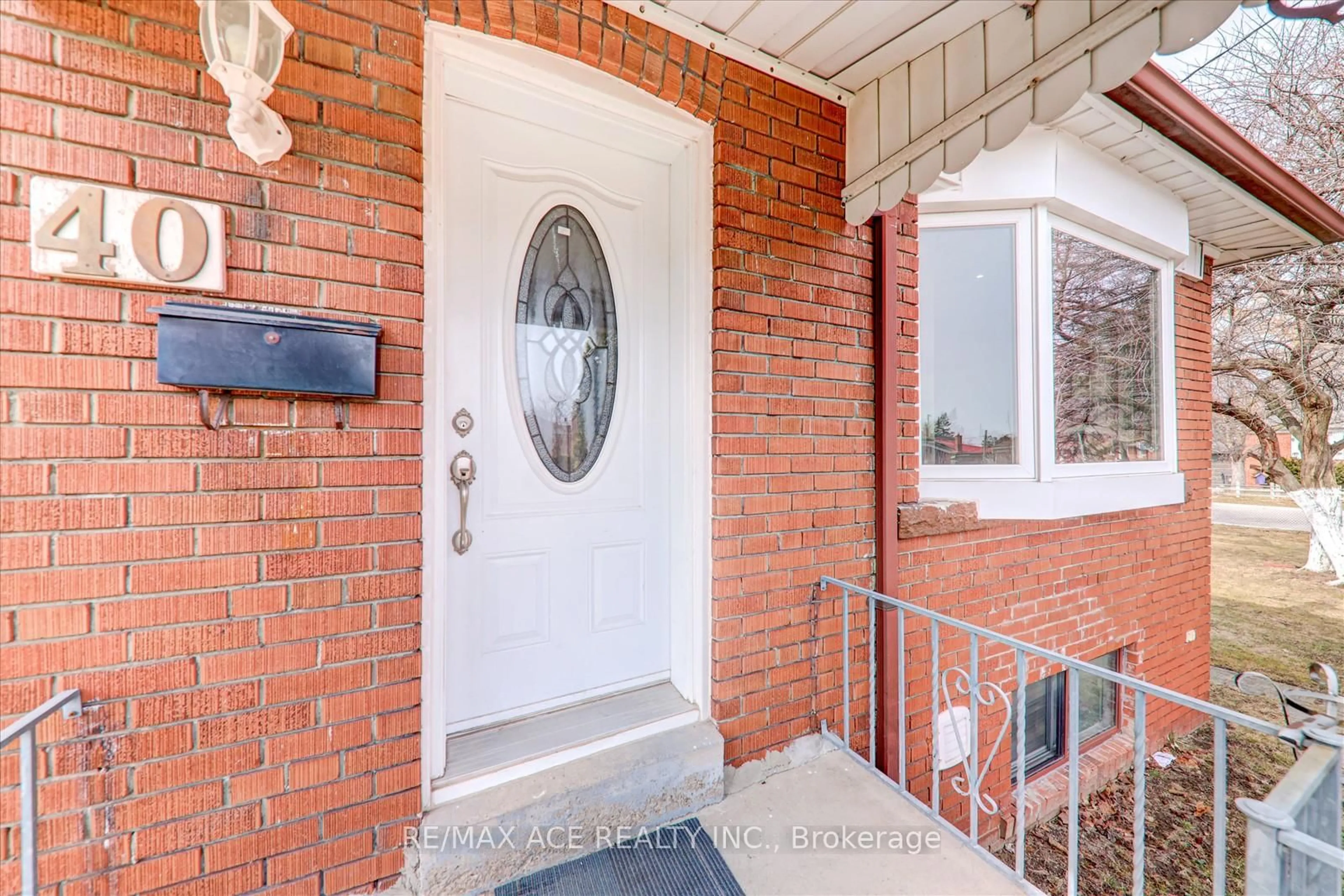 Indoor entryway for 40 Lombardy Cres, Toronto Ontario M1K 4N8