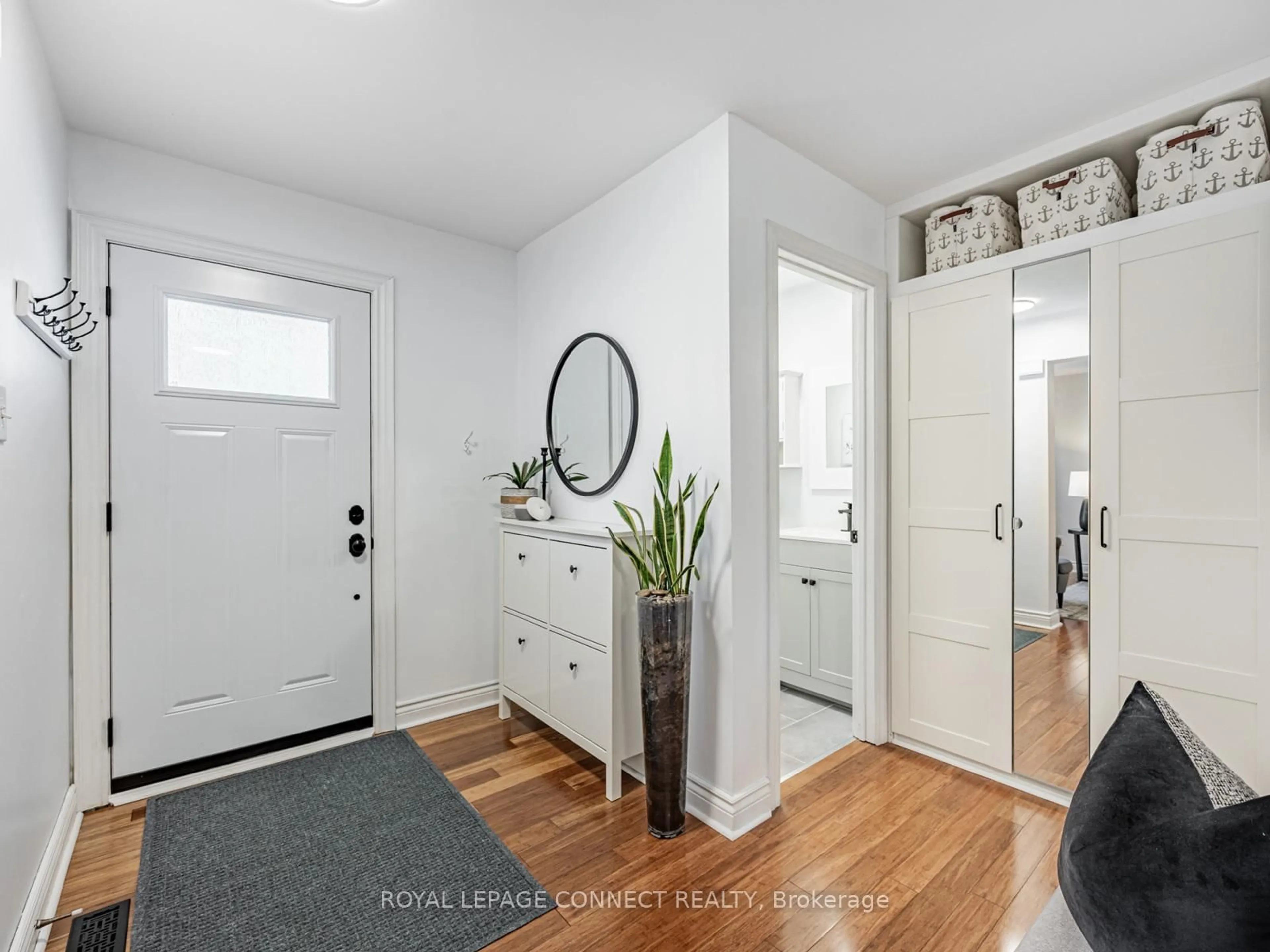 Indoor entryway for 44 Regency Cres, Whitby Ontario L1N 7V2