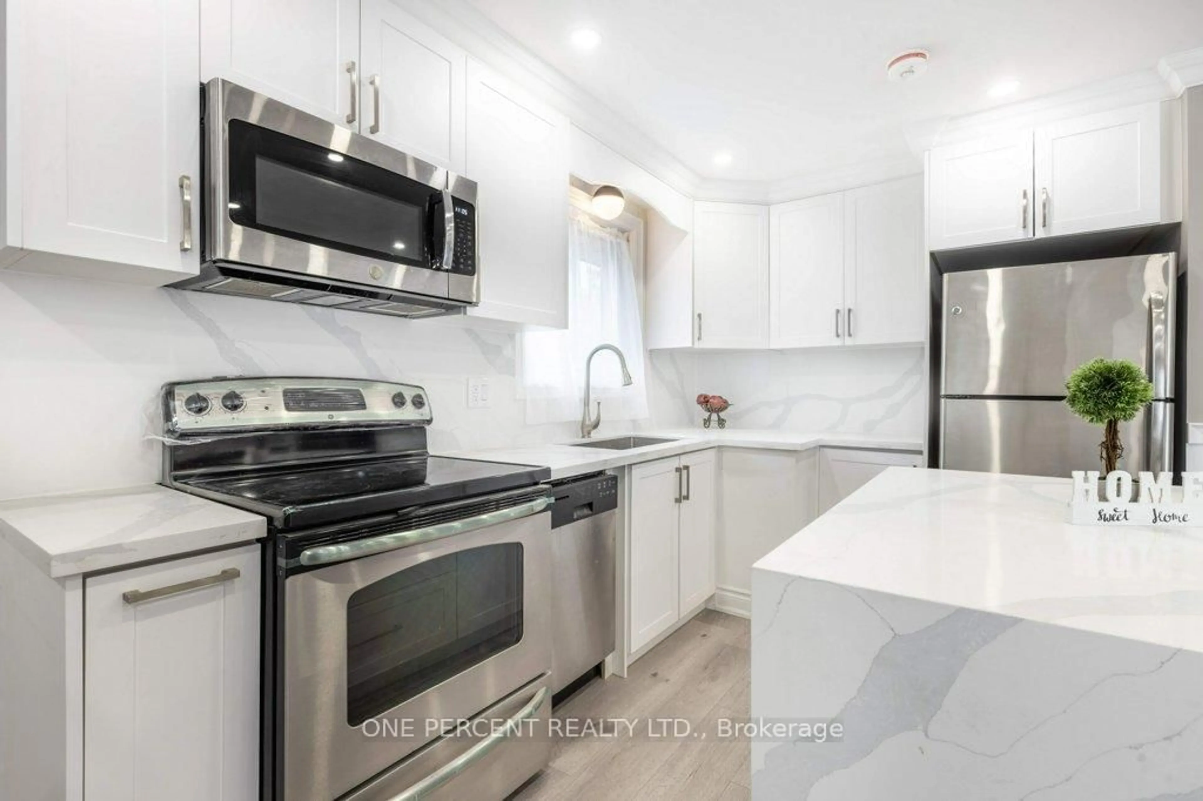 Open concept kitchen, ceramic/tile floor for 461 CROMWELL Ave, Oshawa Ontario L1J 4V3