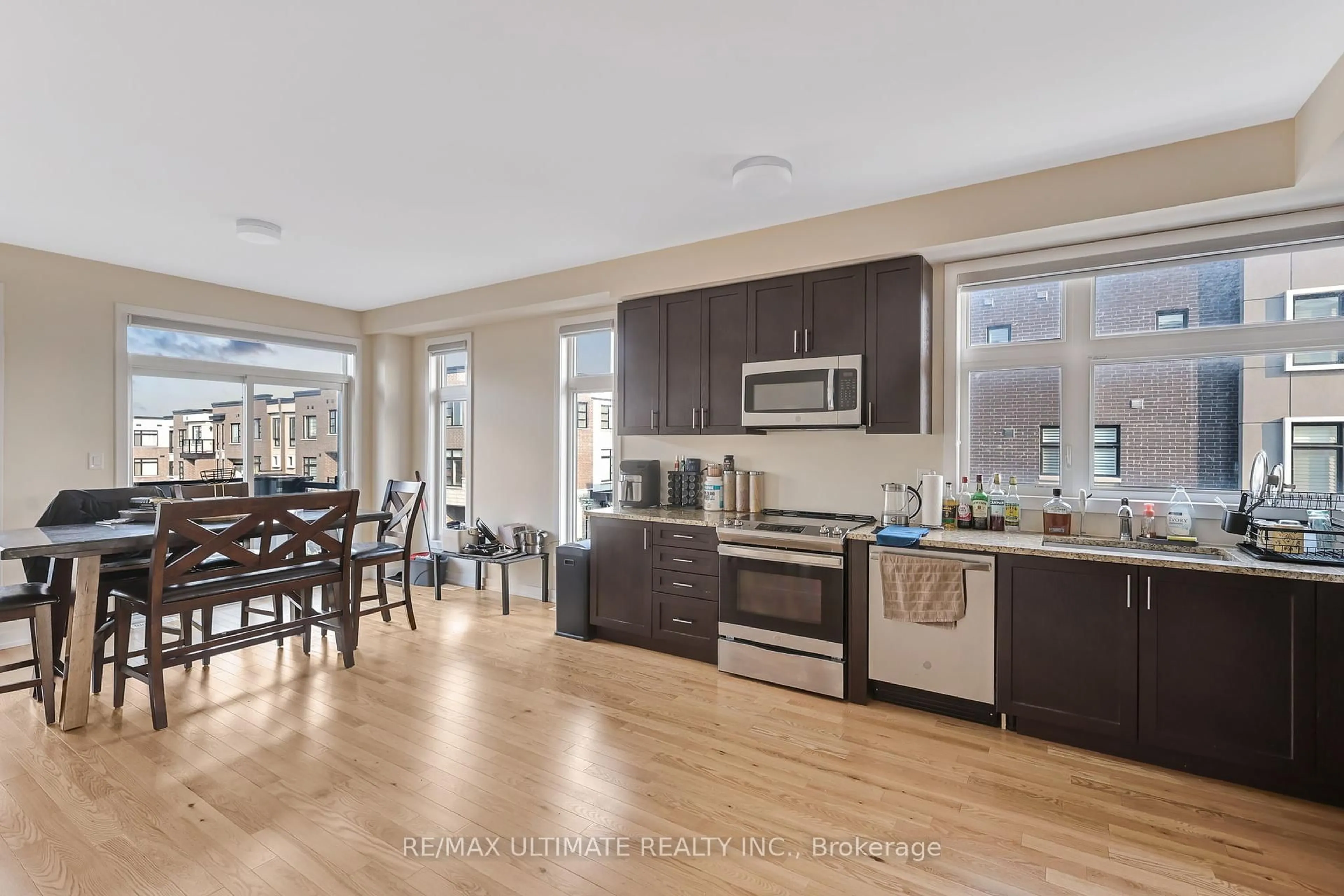 Open concept kitchen, unknown for 2632 Castlegate Crossing Dr, Pickering Ontario L1X 0H6