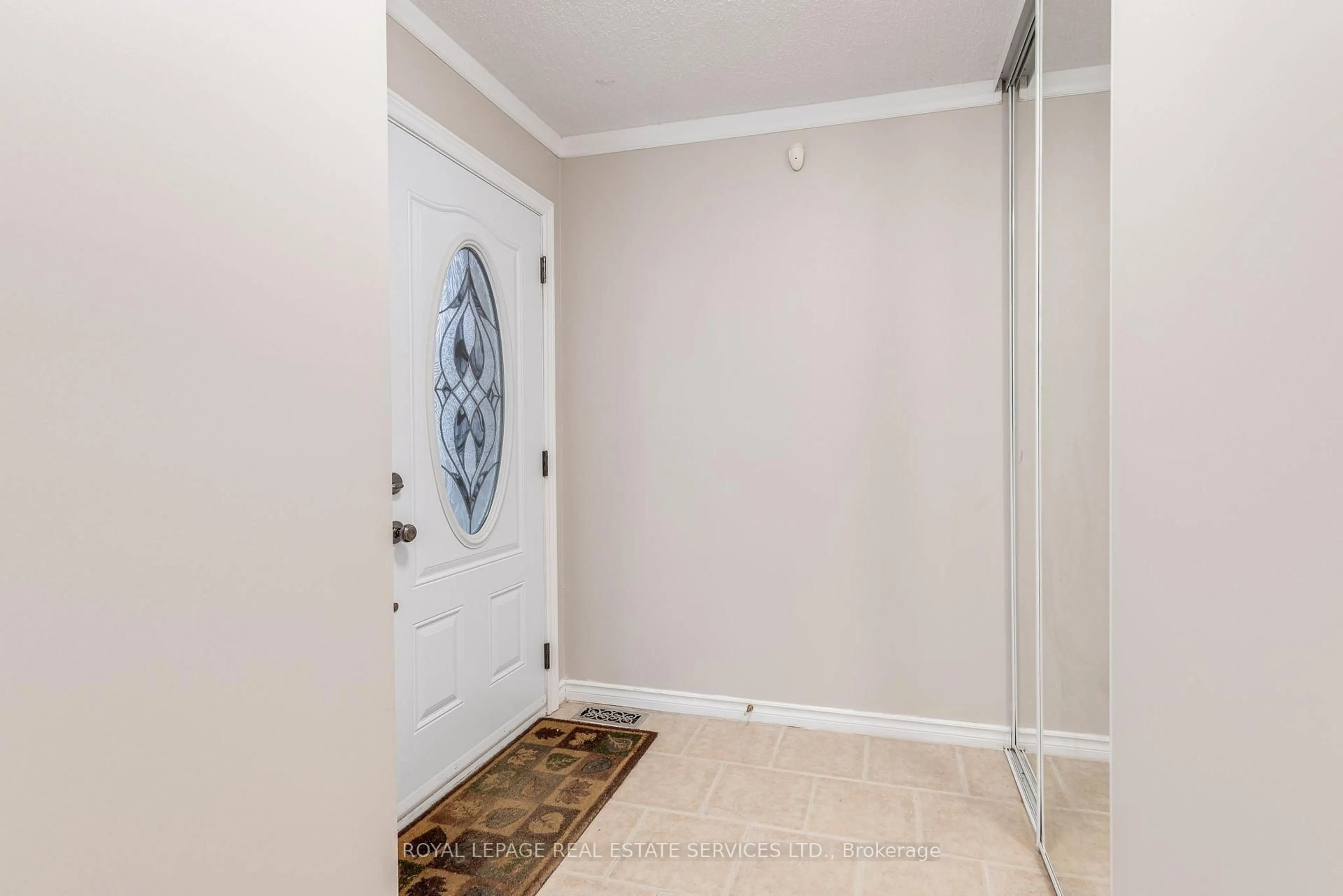 Indoor entryway for 9 Lady Bower Cres, Toronto Ontario M1B 4R2