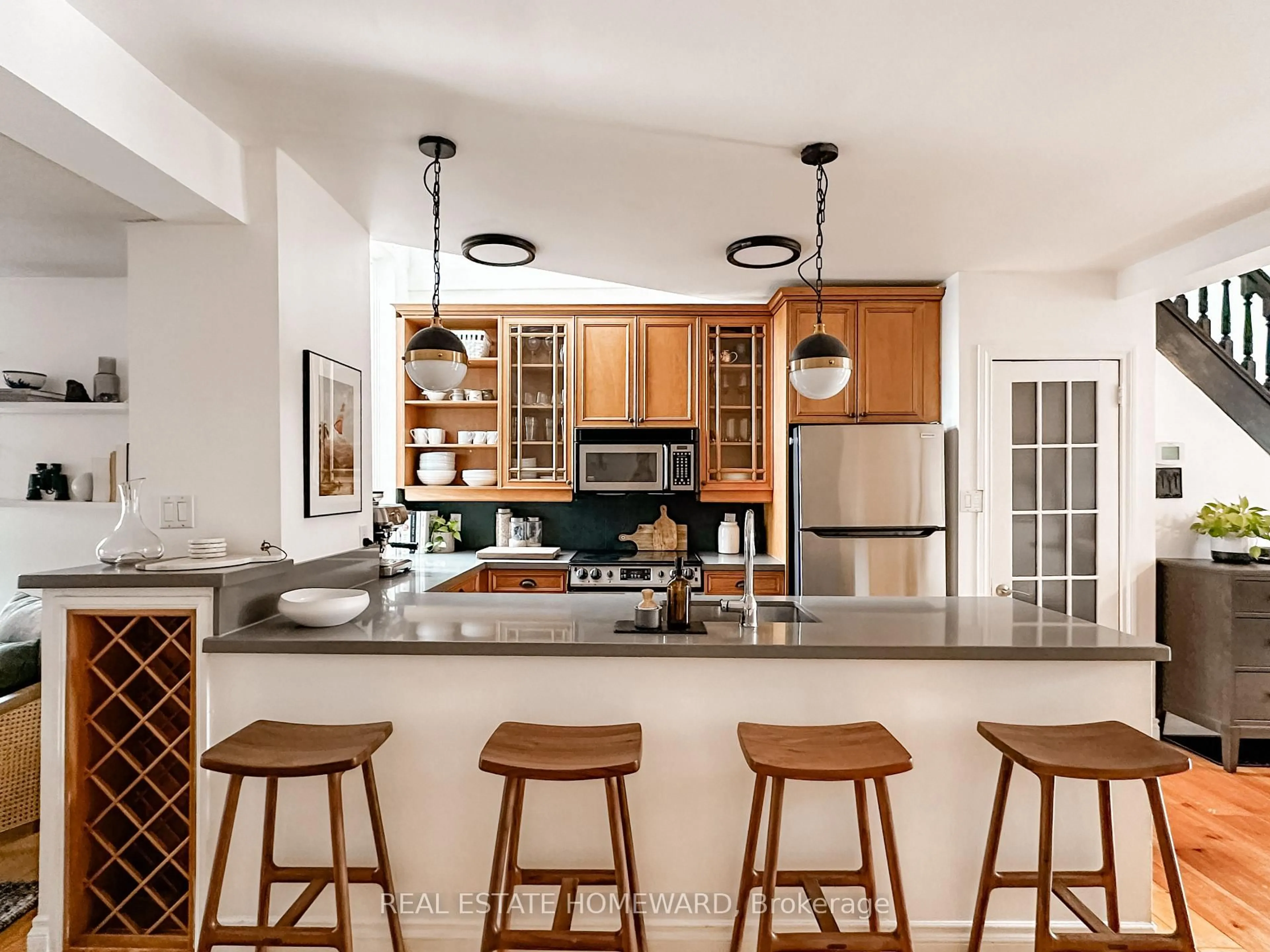 Open concept kitchen, unknown for 211 Hamilton St, Toronto Ontario M4M 2E3