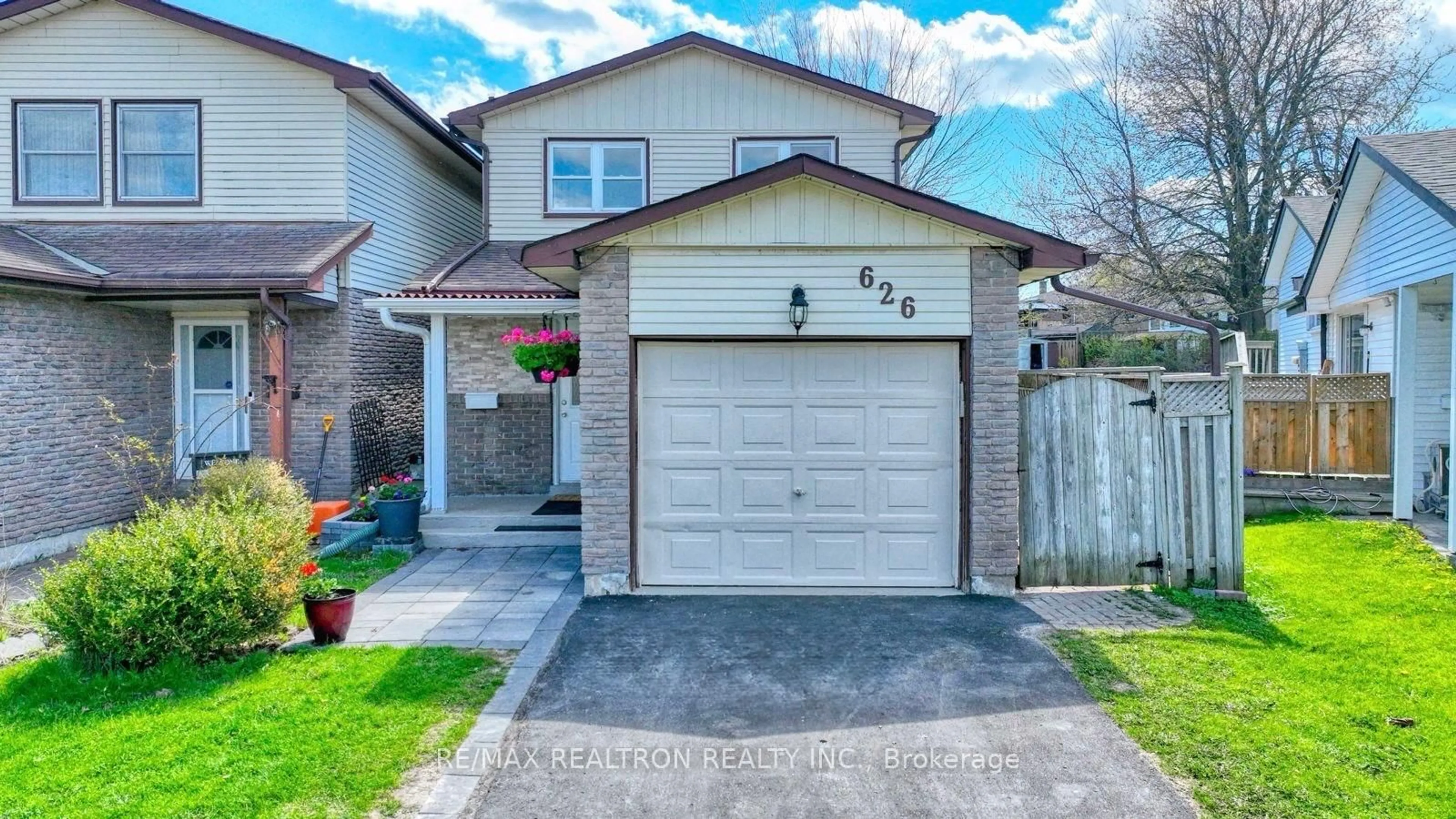 Unknown for 626 Balsam Cres, Oshawa Ontario L1J 6A2