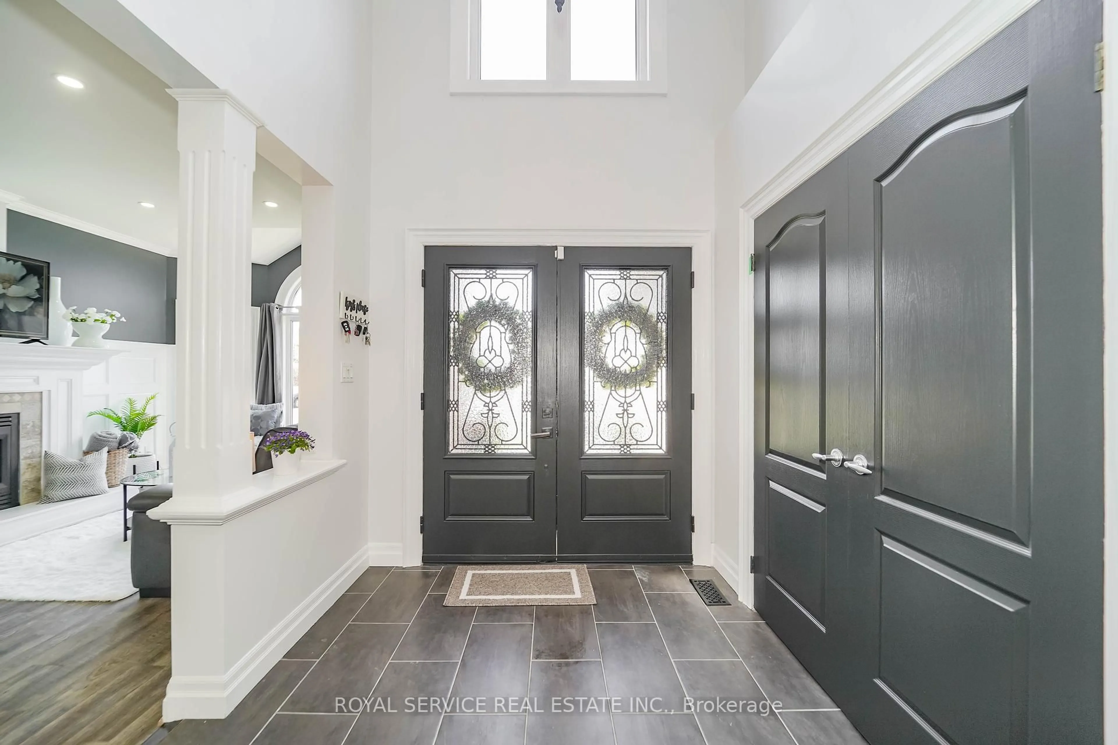 Indoor entryway for 65 Weldrick Cres, Clarington Ontario L1C 5E8