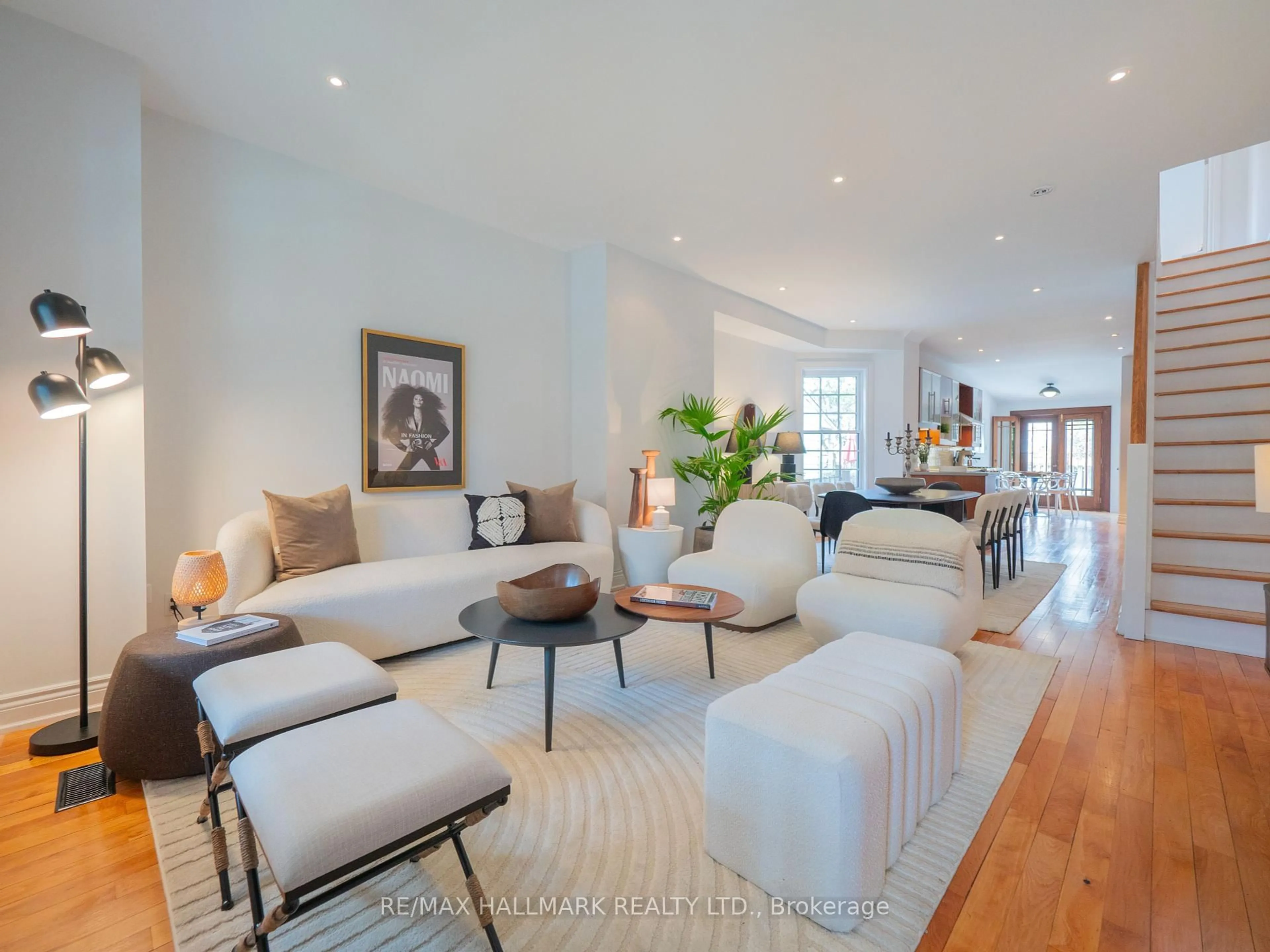 Living room with furniture, unknown for 142 Heward Ave, Toronto Ontario M4M 2T7