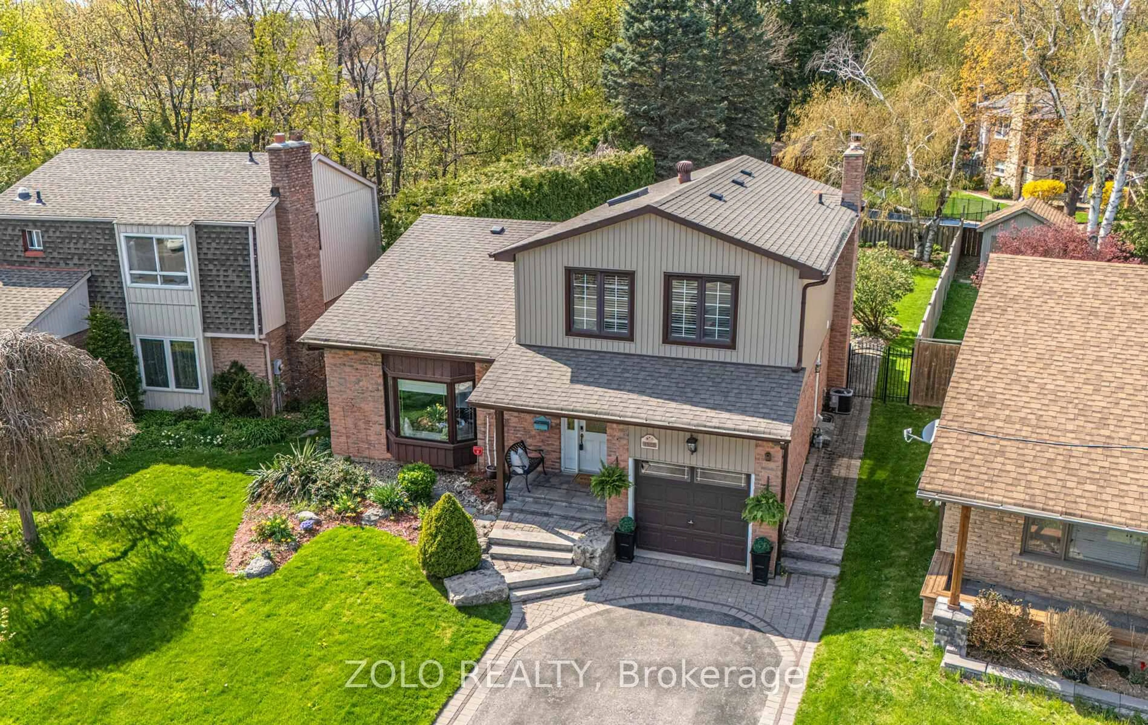 A pic from outside/outdoor area/front of a property/back of a property/a pic from drone, street for 1922 Bowler Dr, Pickering Ontario L1V 3K5