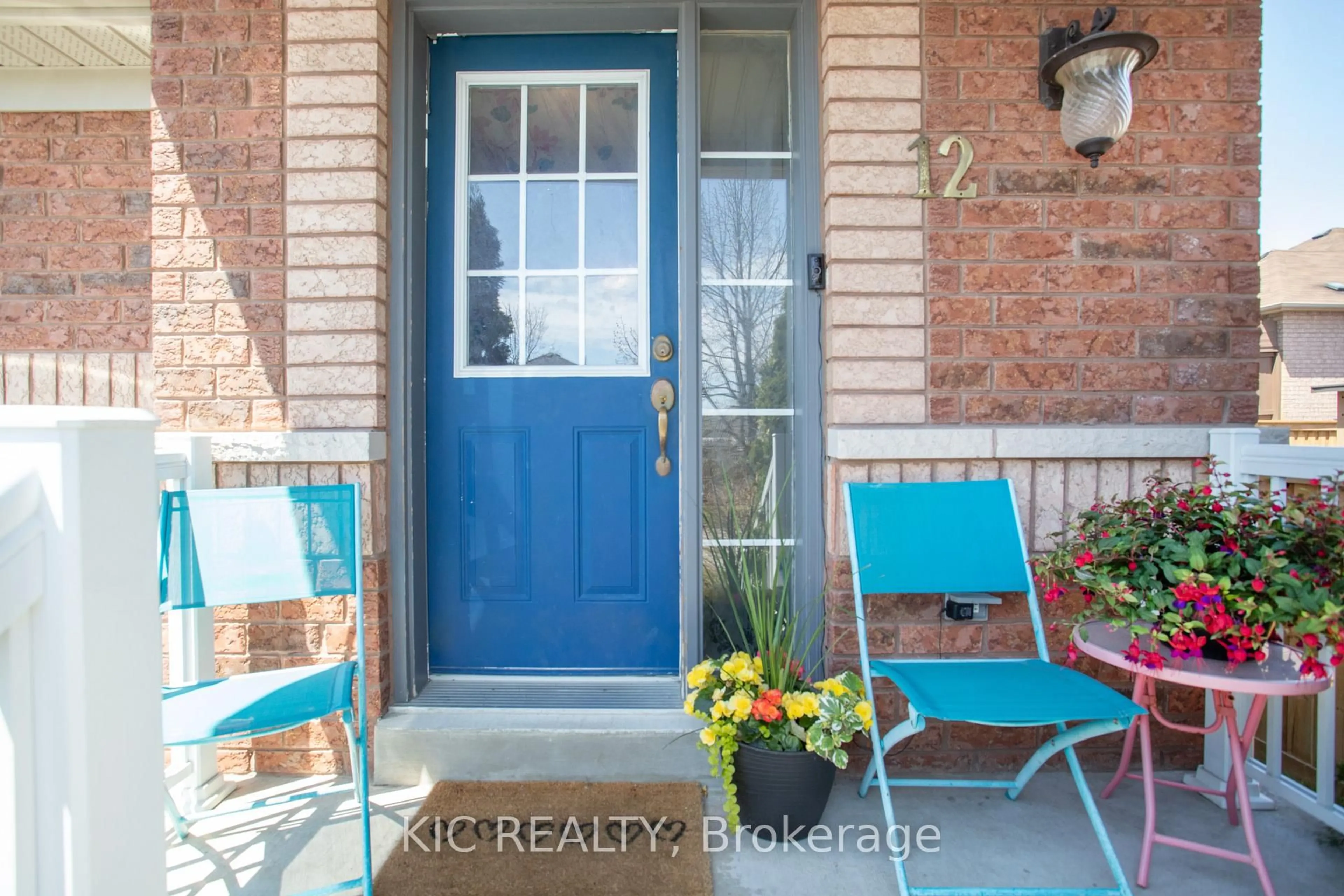 Indoor entryway for 12 Bannister St, Clarington Ontario L1C 5L6