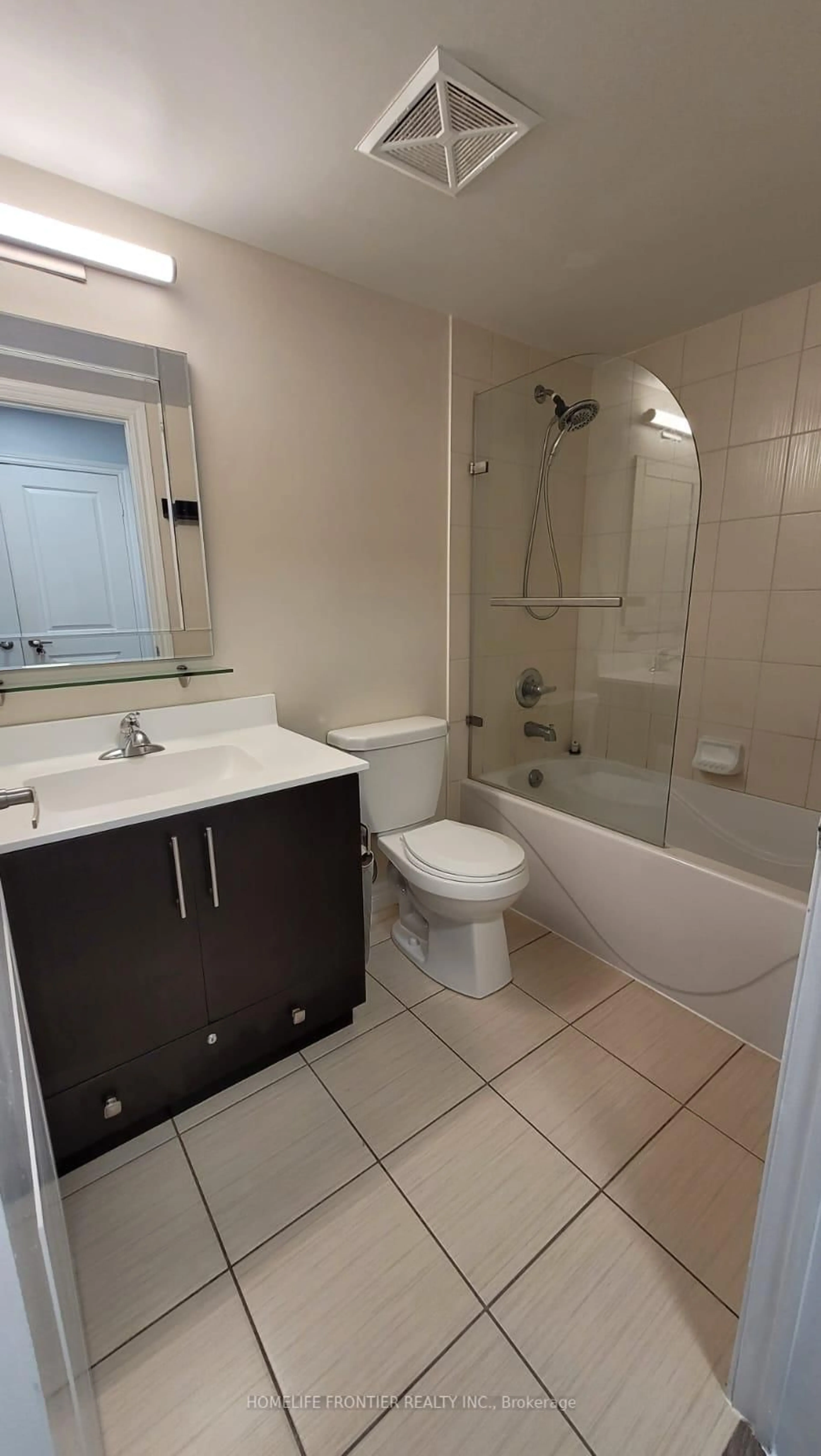 Standard bathroom, unknown for 50 Town Centre Crt #1705, Toronto Ontario M1P 4Y7