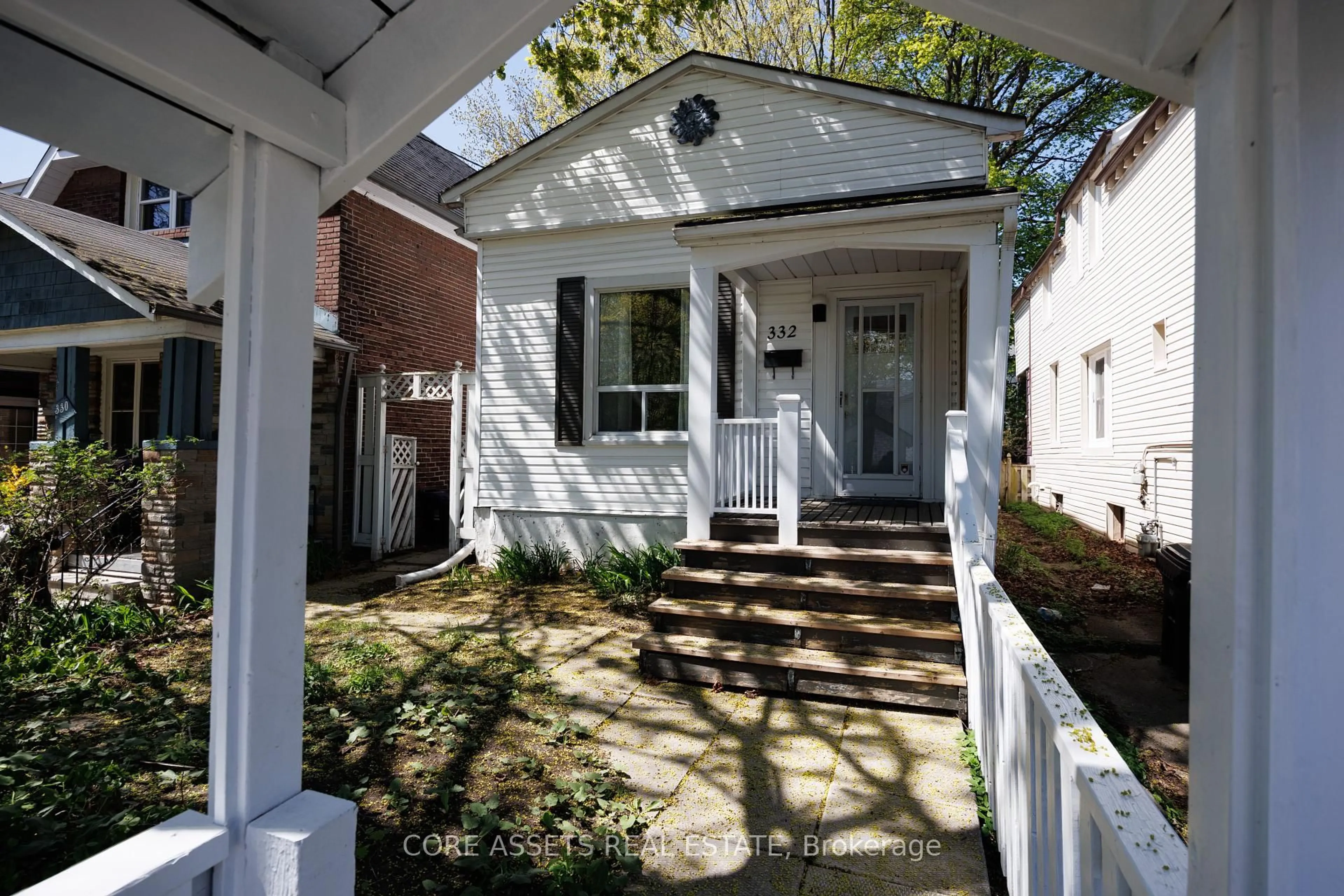 Unknown for 332 Woodfield Rd, Toronto Ontario M4L 2X1
