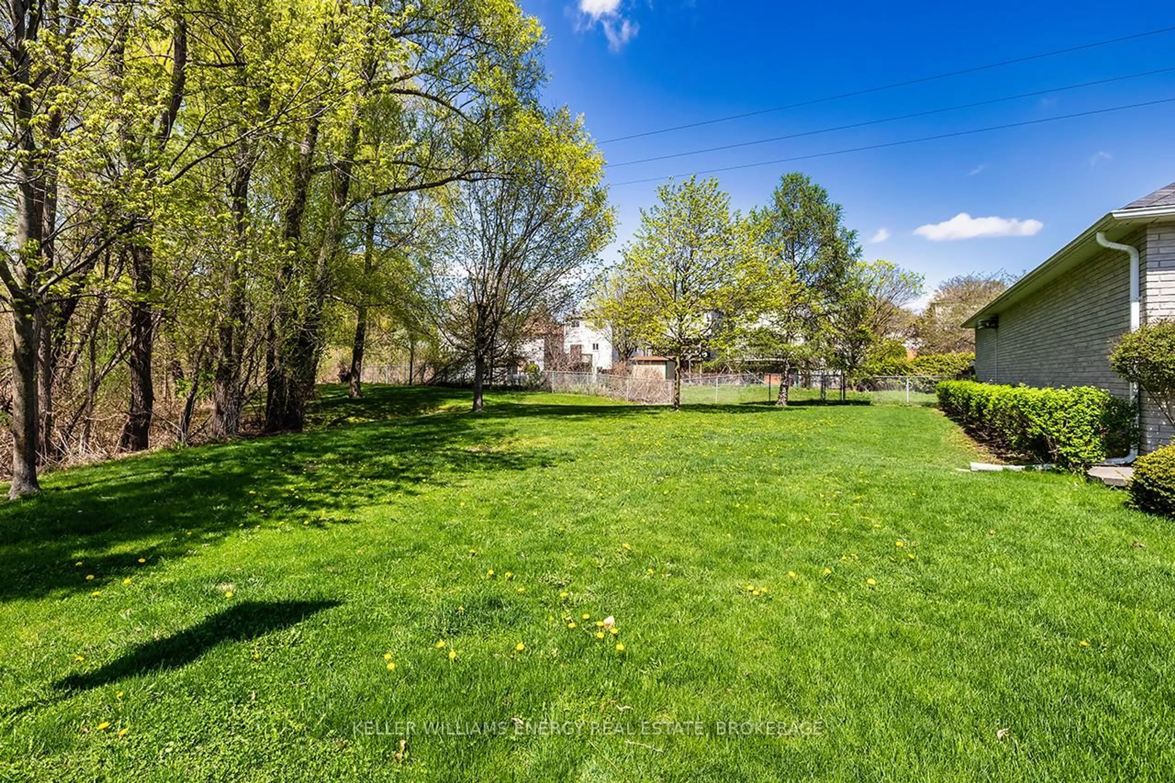 A pic from outside/outdoor area/front of a property/back of a property/a pic from drone, unknown for 1111 Wilson Rd #1, Oshawa Ontario L1G 8C2