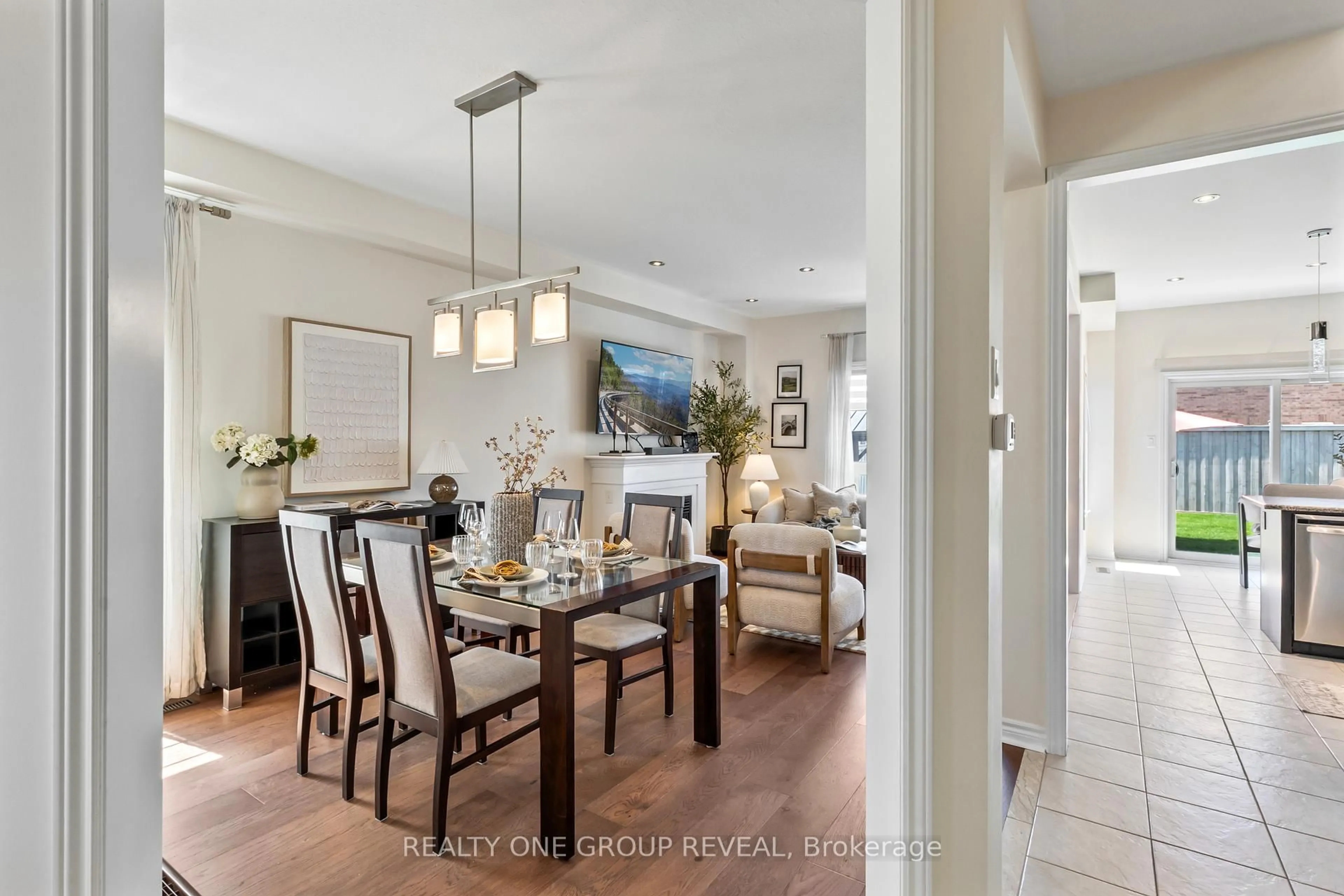 Dining room, unknown for 111 Glen Eagles Dr, Clarington Ontario L1E 3H8