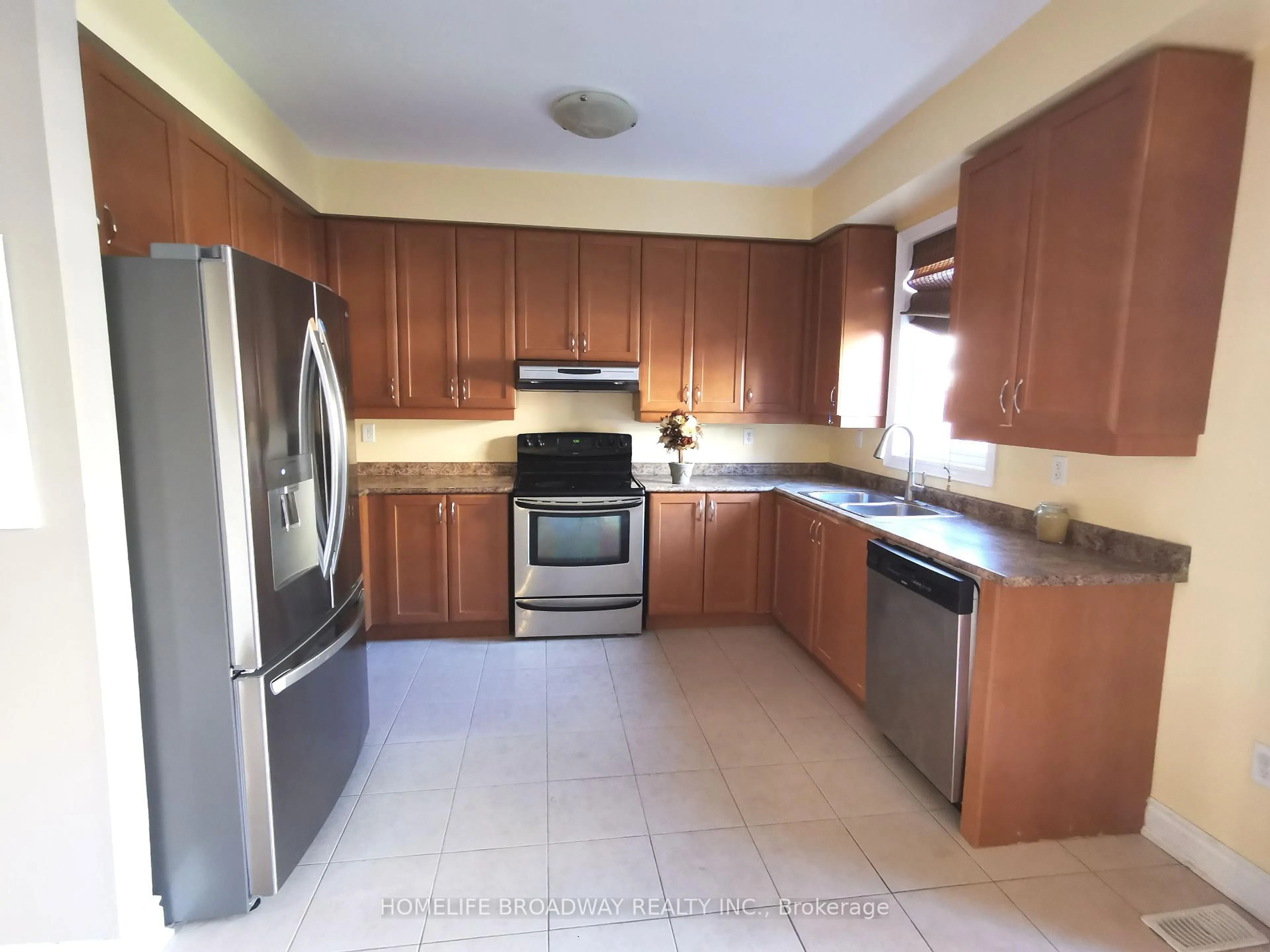 Standard kitchen, ceramic/tile floor for 1575 Rockaway St, Oshawa Ontario L1K 0C9