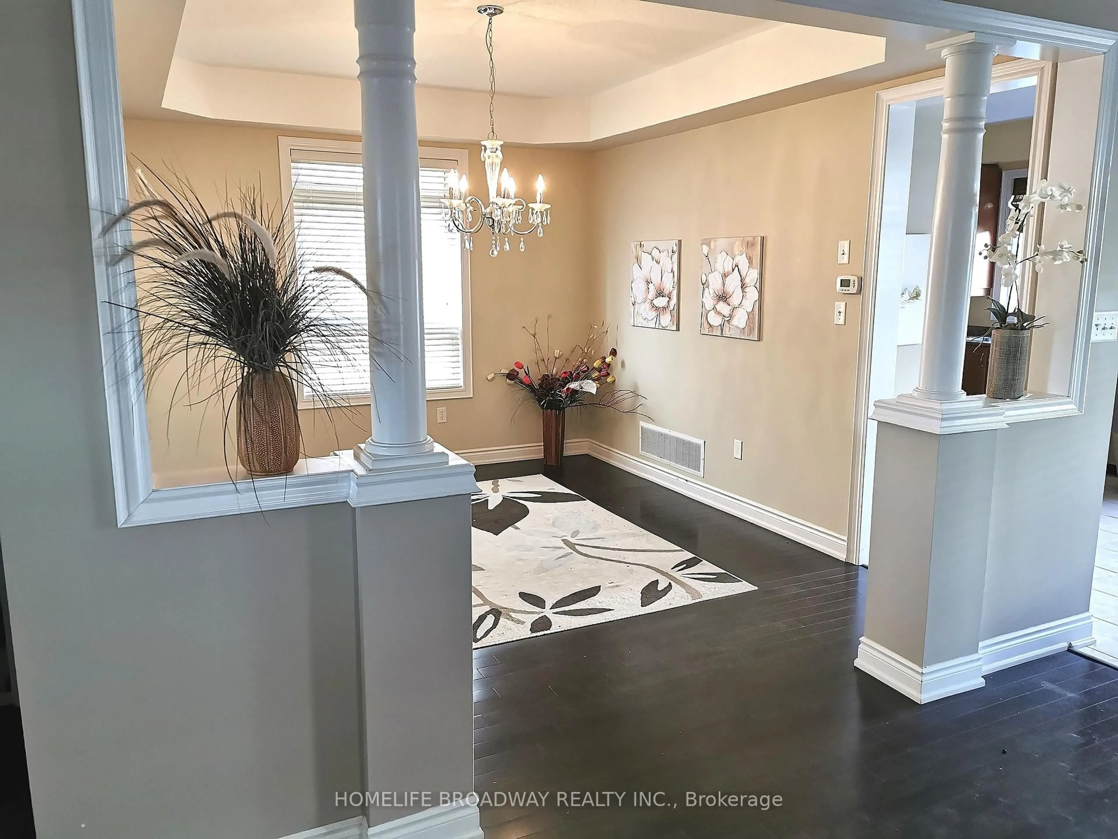 Indoor entryway for 1575 Rockaway St, Oshawa Ontario L1K 0C9