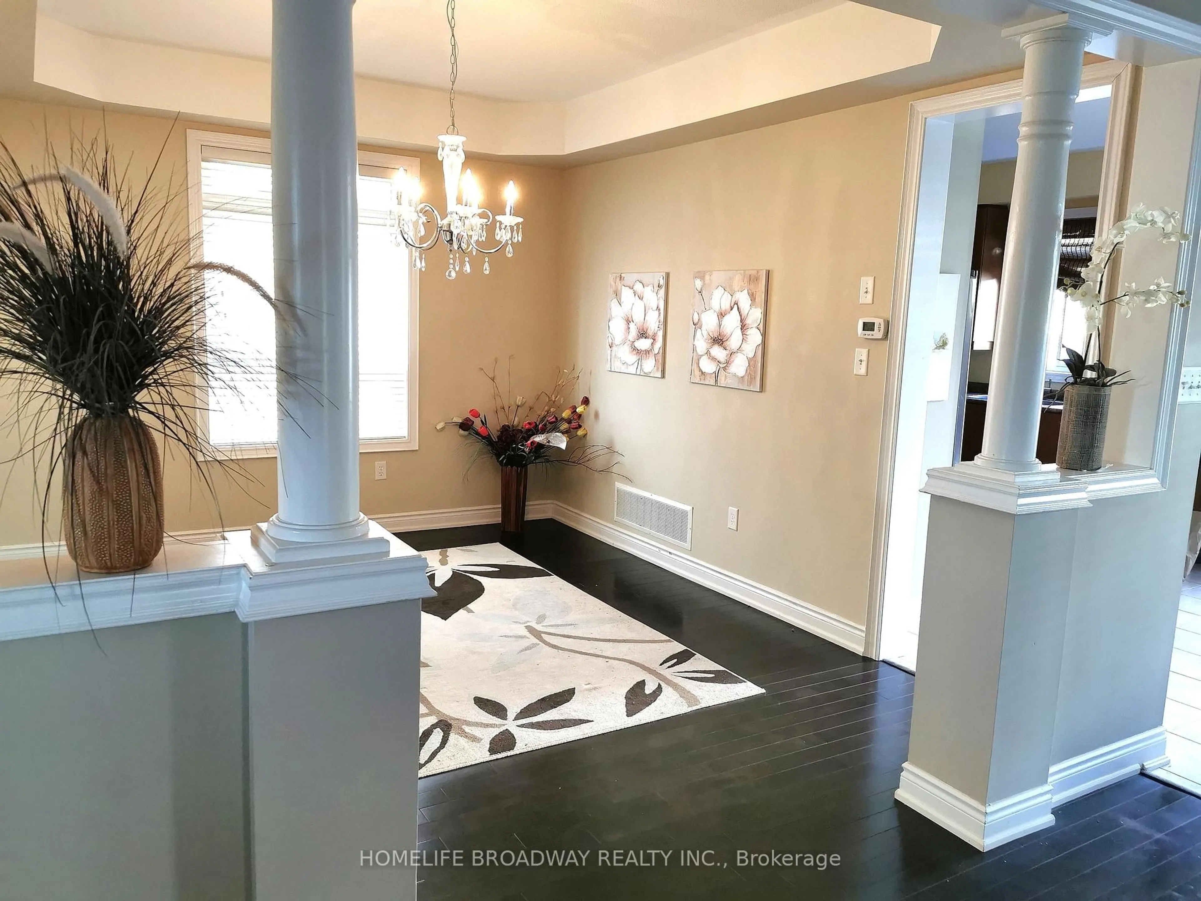 Indoor entryway for 1575 Rockaway St, Oshawa Ontario L1K 0C9