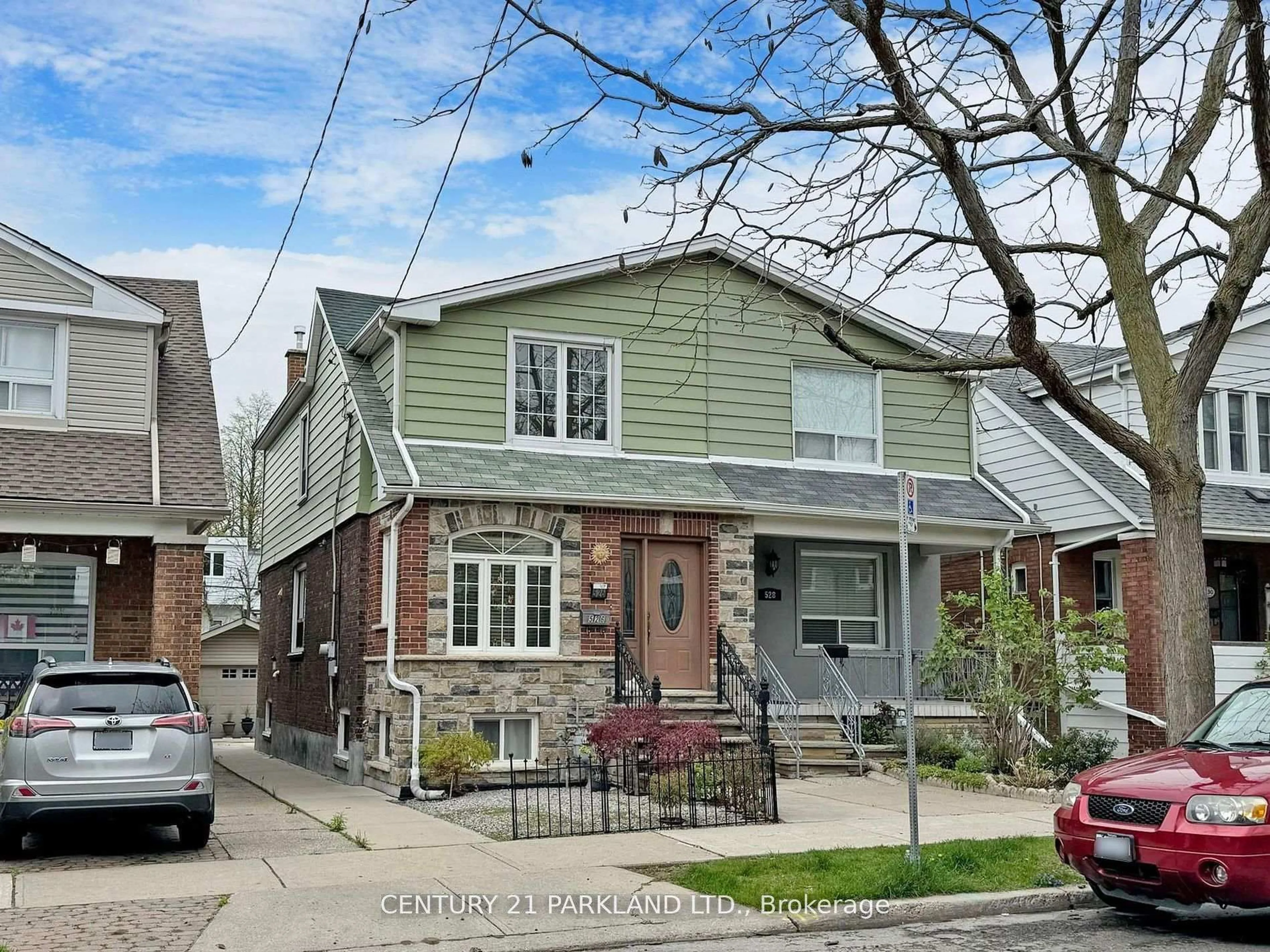 Unknown for 526 Milverton Blvd, Toronto Ontario M4C 1X5