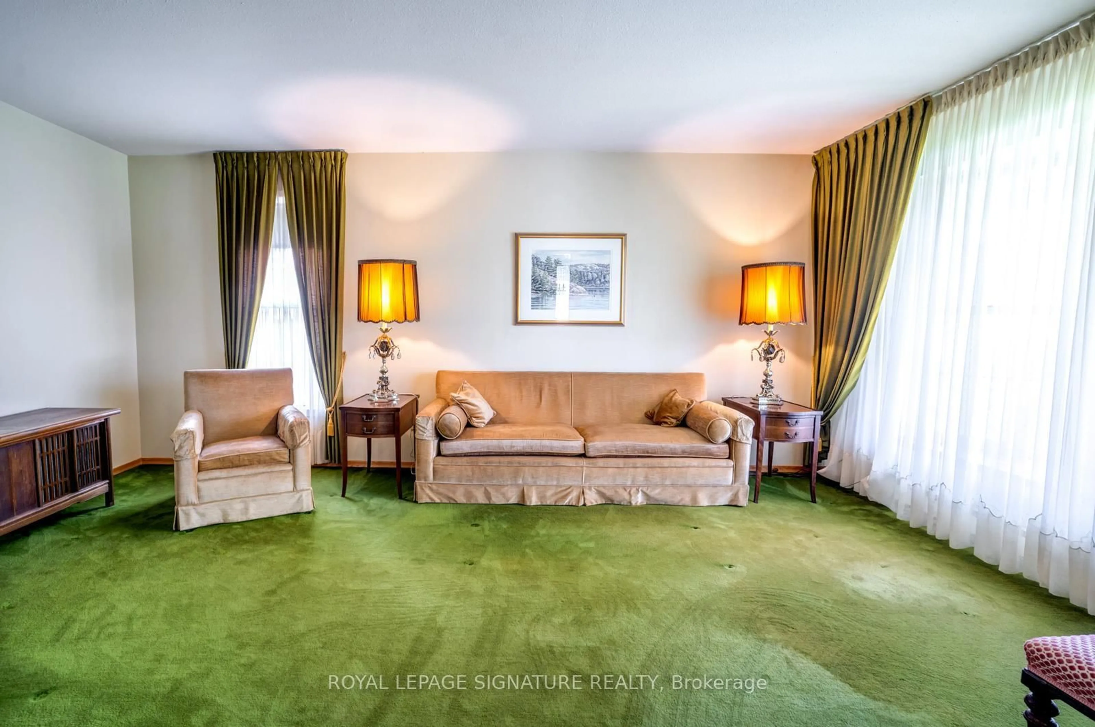 Living room with furniture, carpet floor for 22 Dalbret Cres, Toronto Ontario M1T 2X3