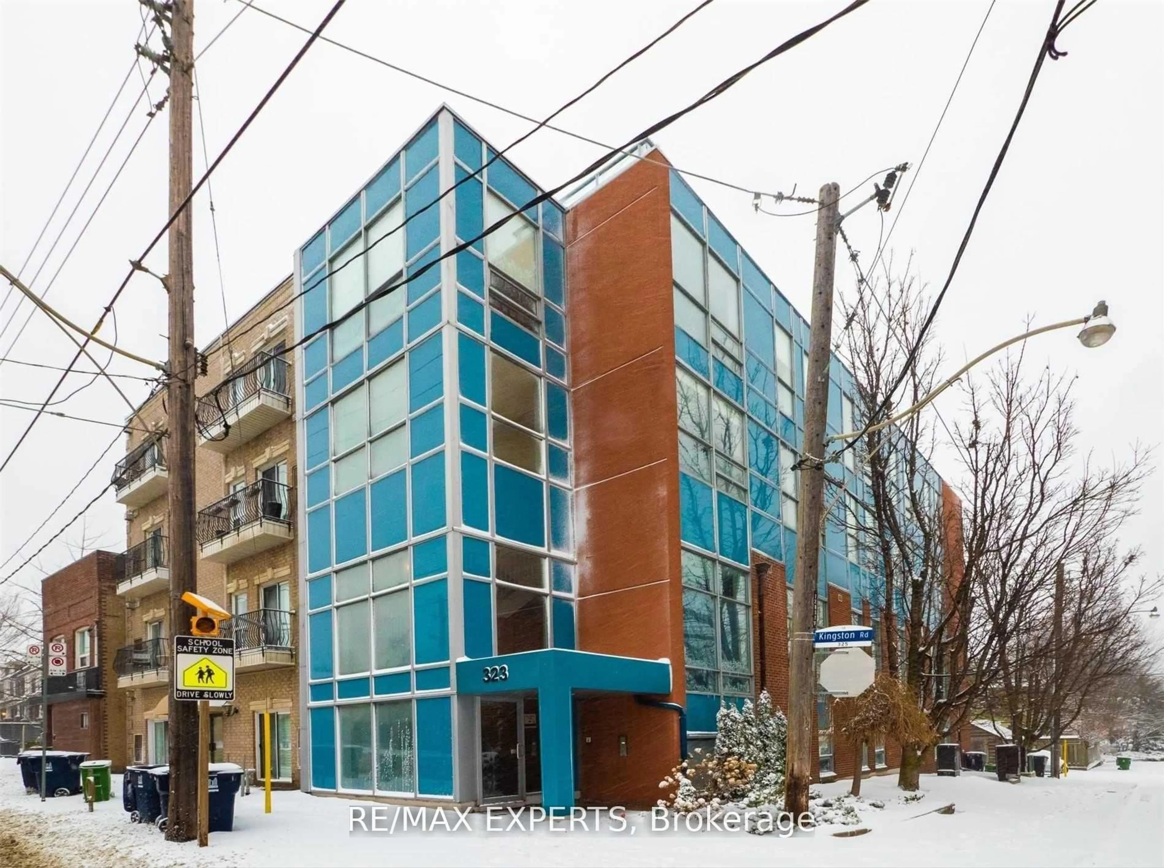 Indoor foyer for 323 Kingston Rd #101, Toronto Ontario M4L 1T8