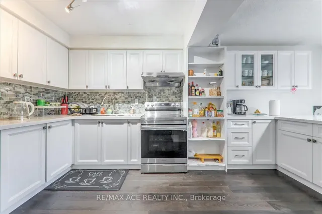 Additional property image - 1121 Sandhurst Circ Unit 20