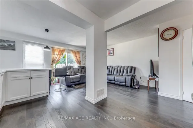 Additional property image - 1121 Sandhurst Circ Unit 20