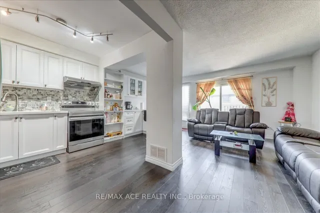 Additional property image - 1121 Sandhurst Circ Unit 20