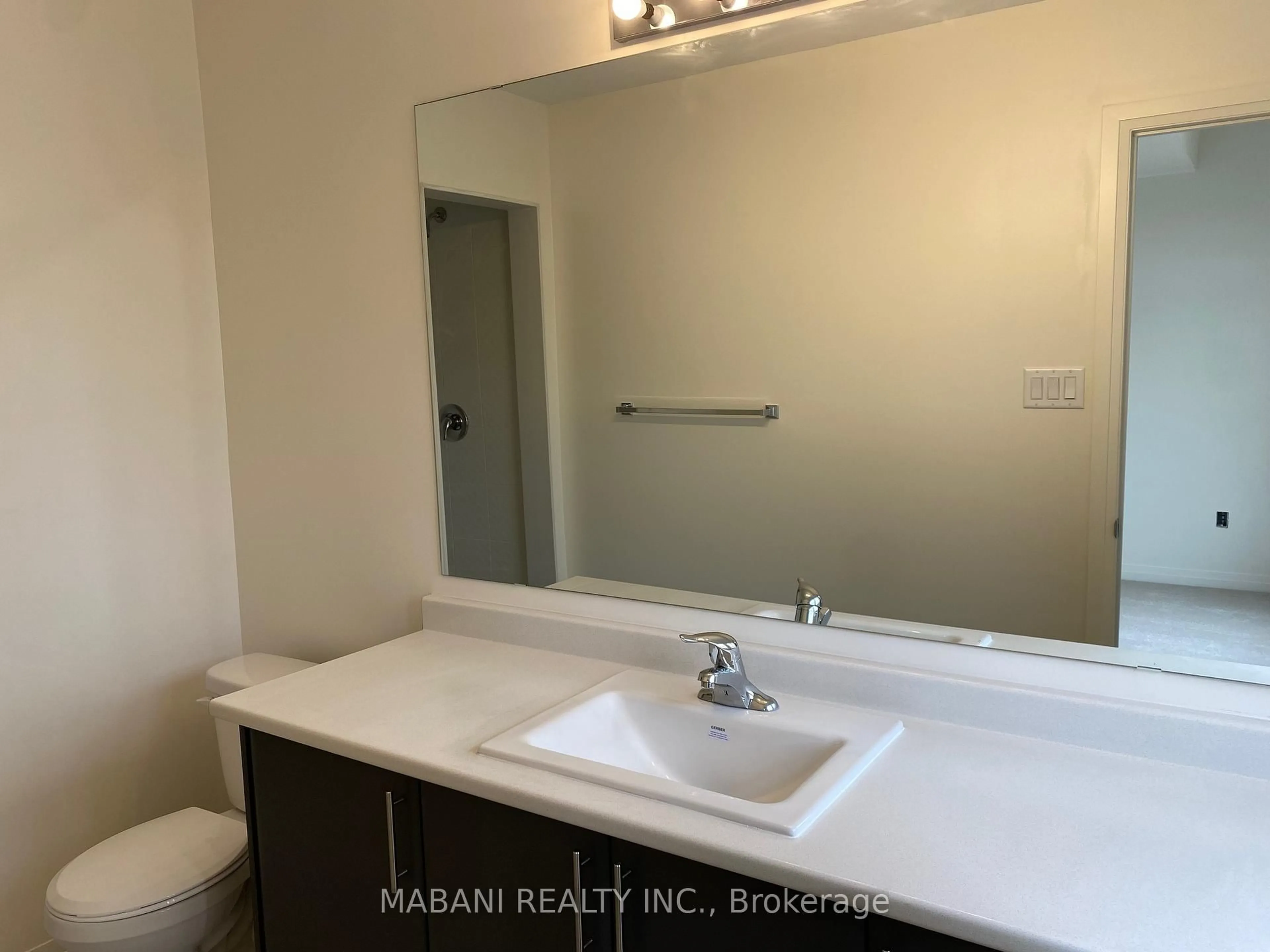 A pic of a room for 1 King George Way, Clarington Ontario L1C 3K7