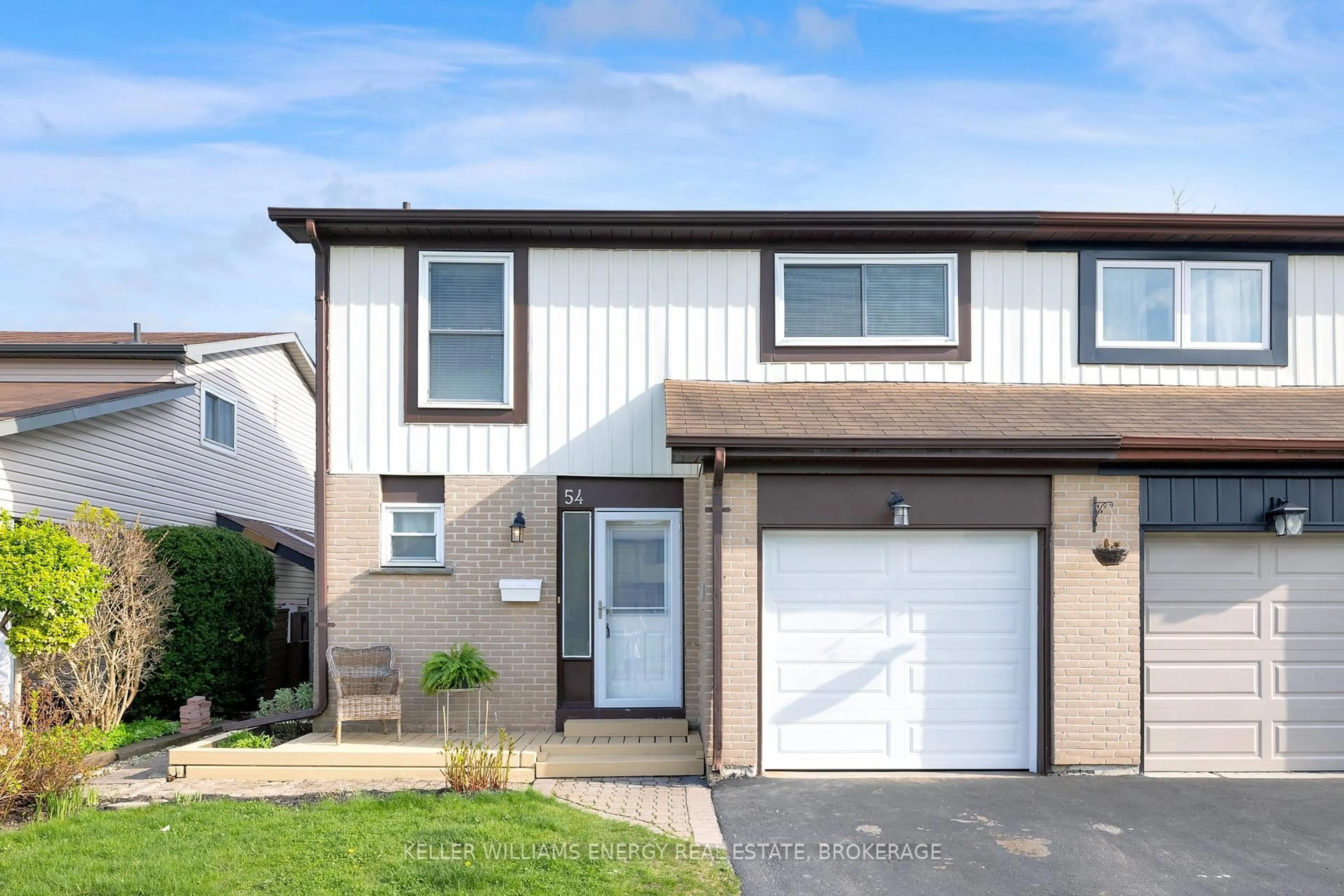 Home with vinyl exterior material, street for 54 Alonna St, Clarington Ontario L1C 3P8