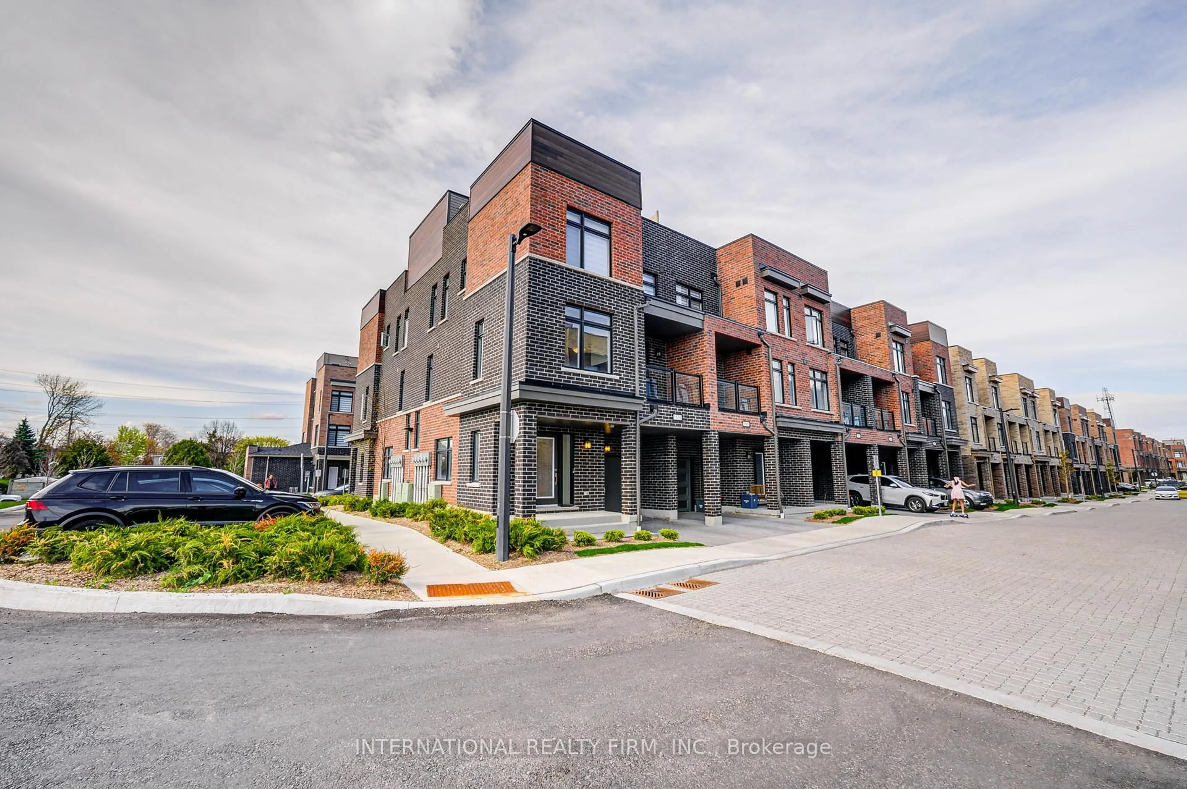 A pic from outside/outdoor area/front of a property/back of a property/a pic from drone, street for 1865 Pickering Pkwy #1510, Pickering Ontario L1V 0H2