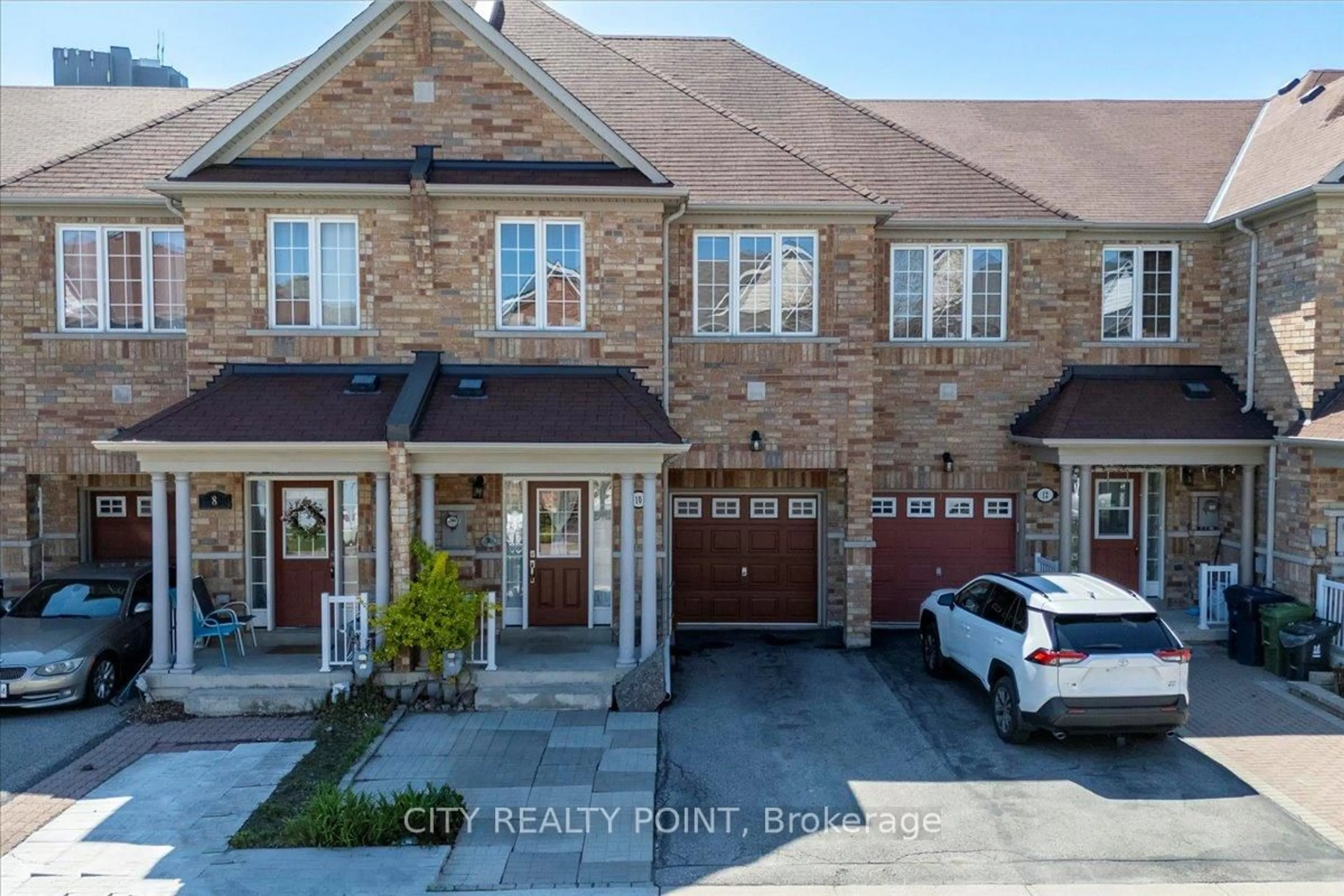 A pic from outside/outdoor area/front of a property/back of a property/a pic from drone, street for 10 Edhouse Ave, Toronto Ontario M1L 0G1