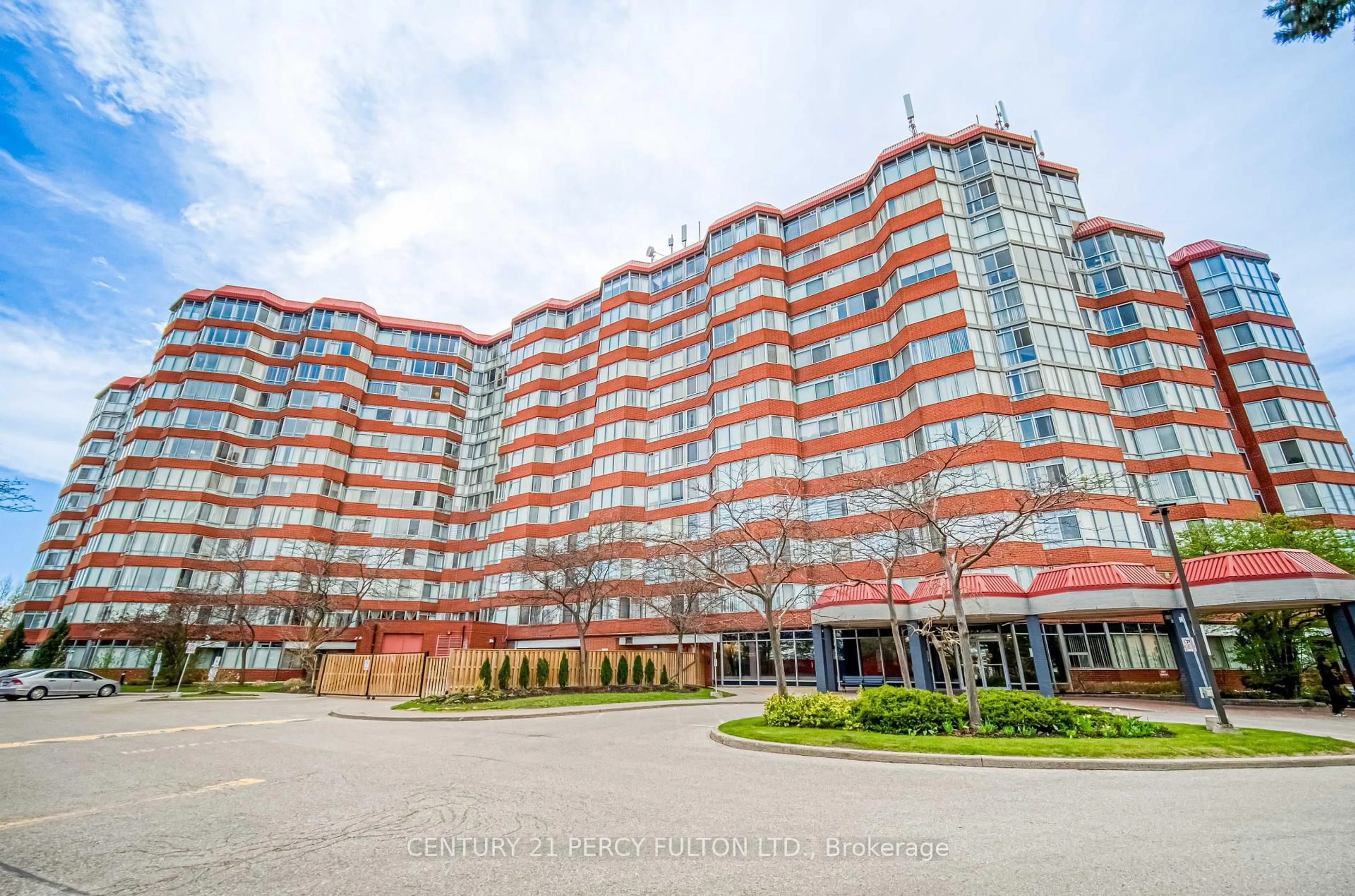 Patio, building for 11753 Sheppard Ave #506, Toronto Ontario M1B 5M3