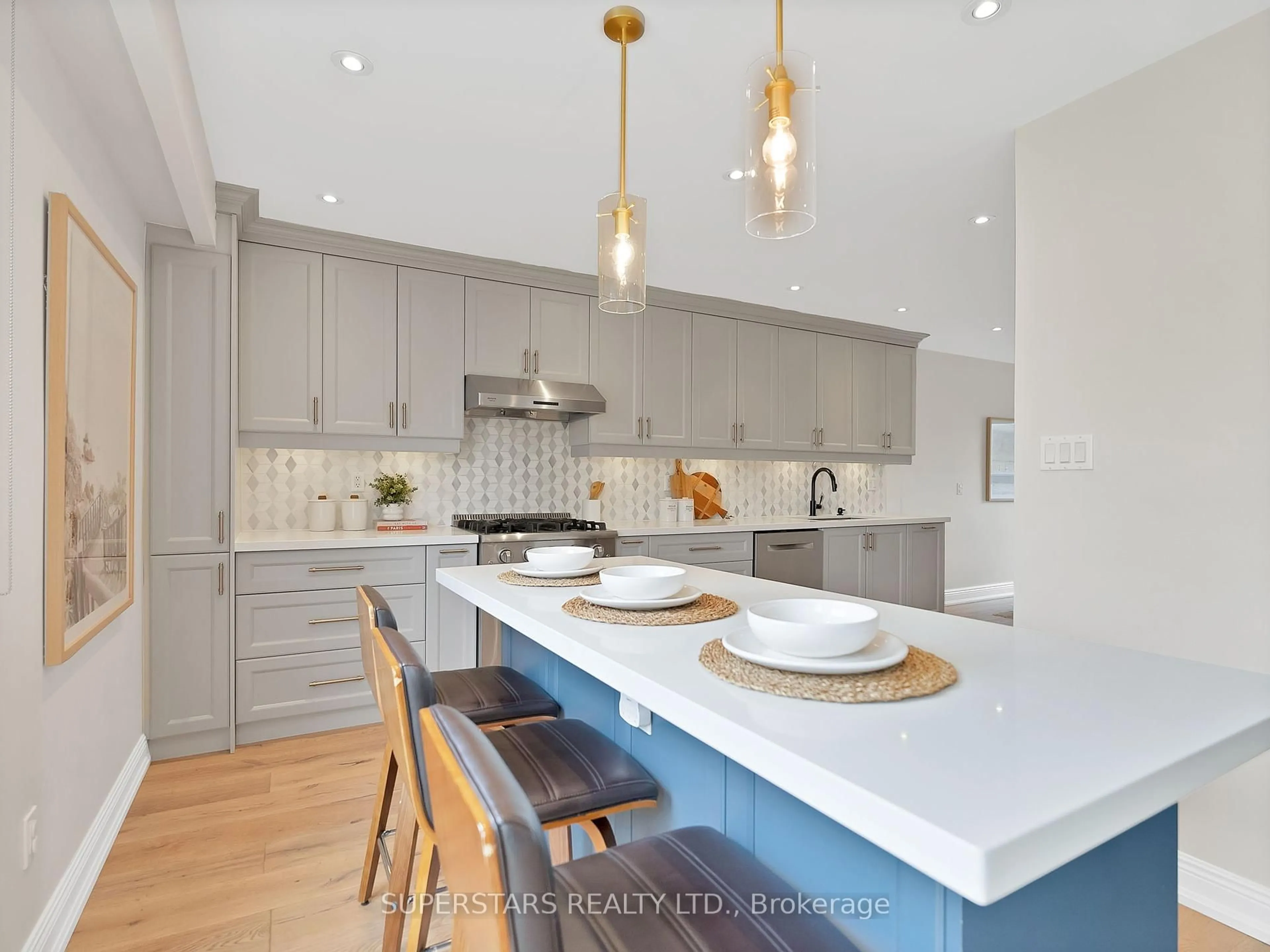 Contemporary kitchen, unknown for 6 Kenhatch Blvd, Toronto Ontario M1S 4A2