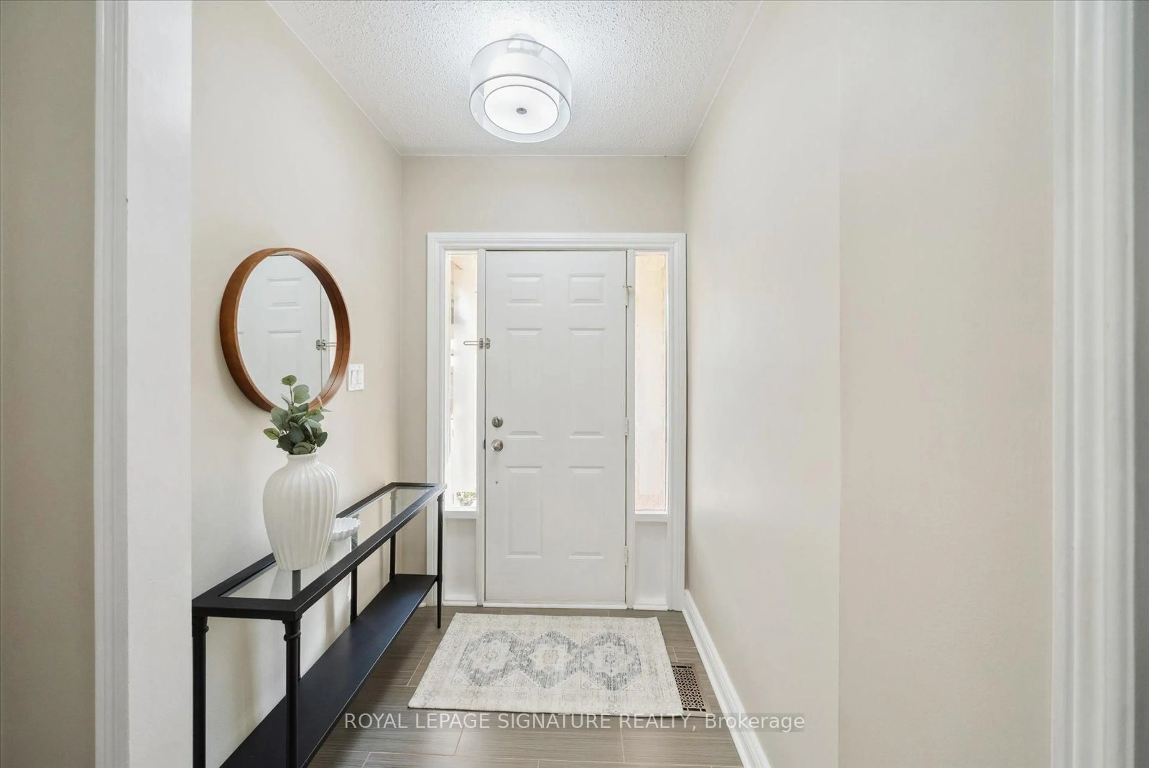 Indoor entryway for 2013 Lynn Heights Dr, Pickering Ontario L1X 1N5