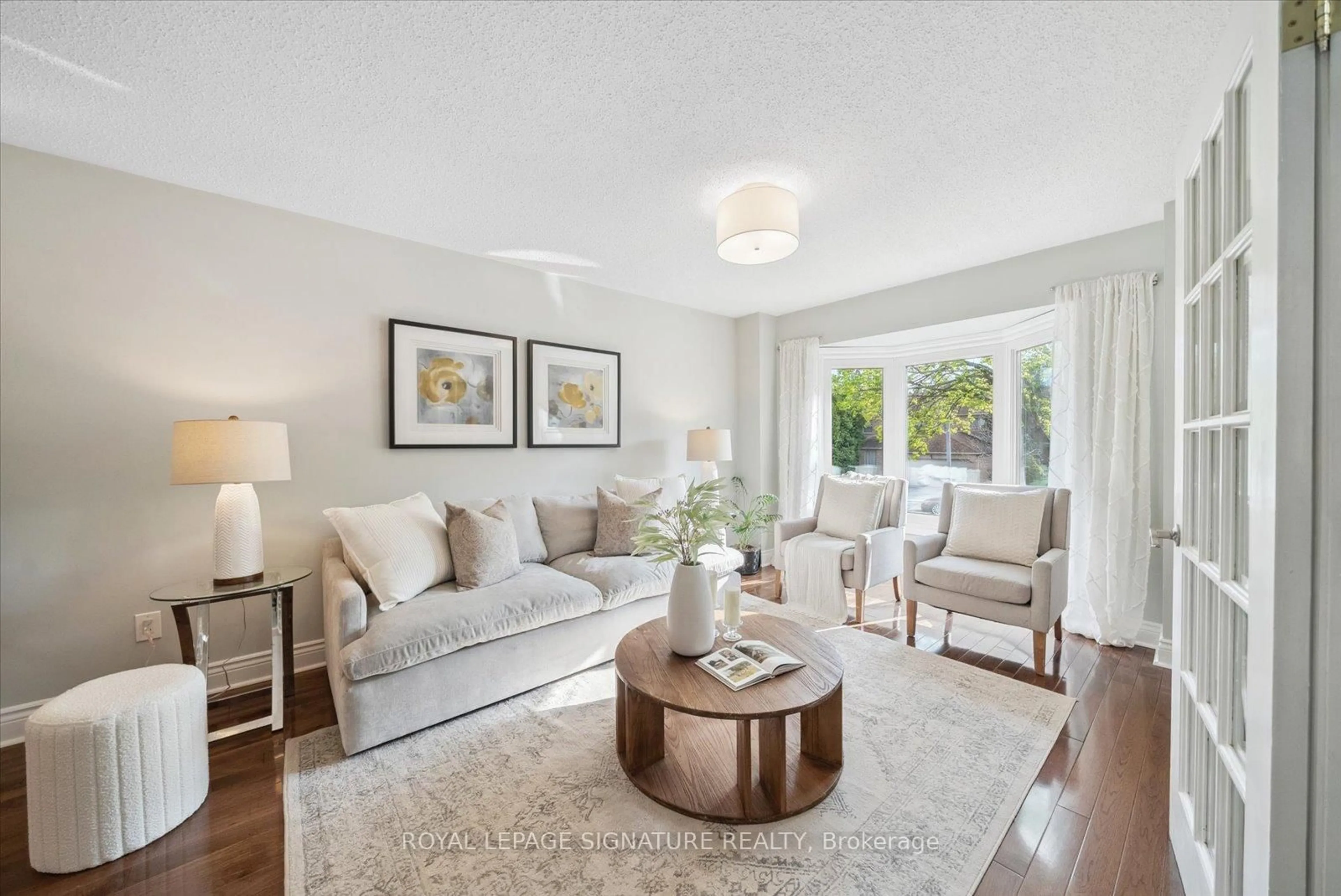Living room with furniture, unknown for 2013 Lynn Heights Dr, Pickering Ontario L1X 1N5