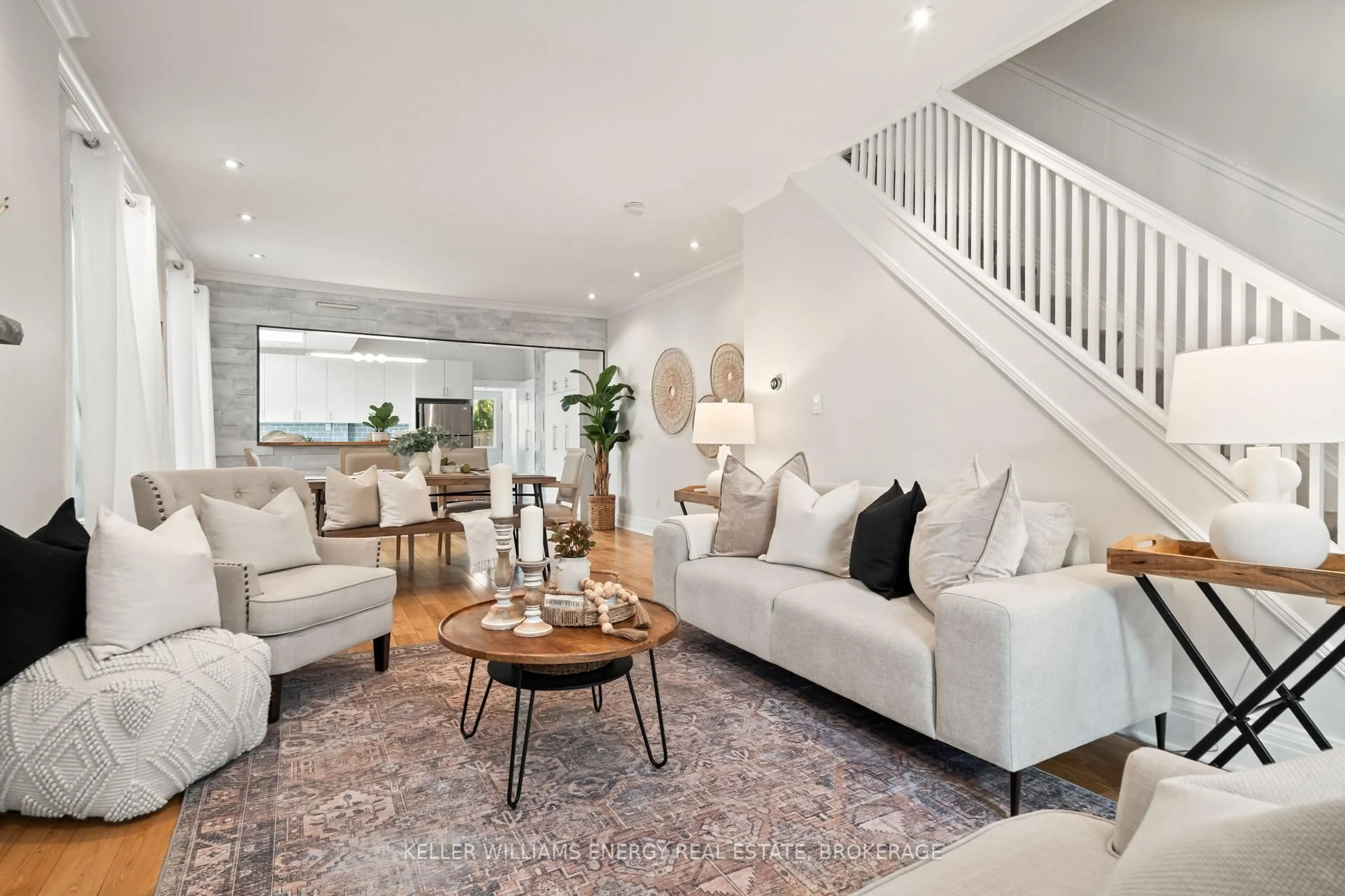 Living room with furniture, unknown for 205 Balsam Ave, Toronto Ontario M4E 3C4