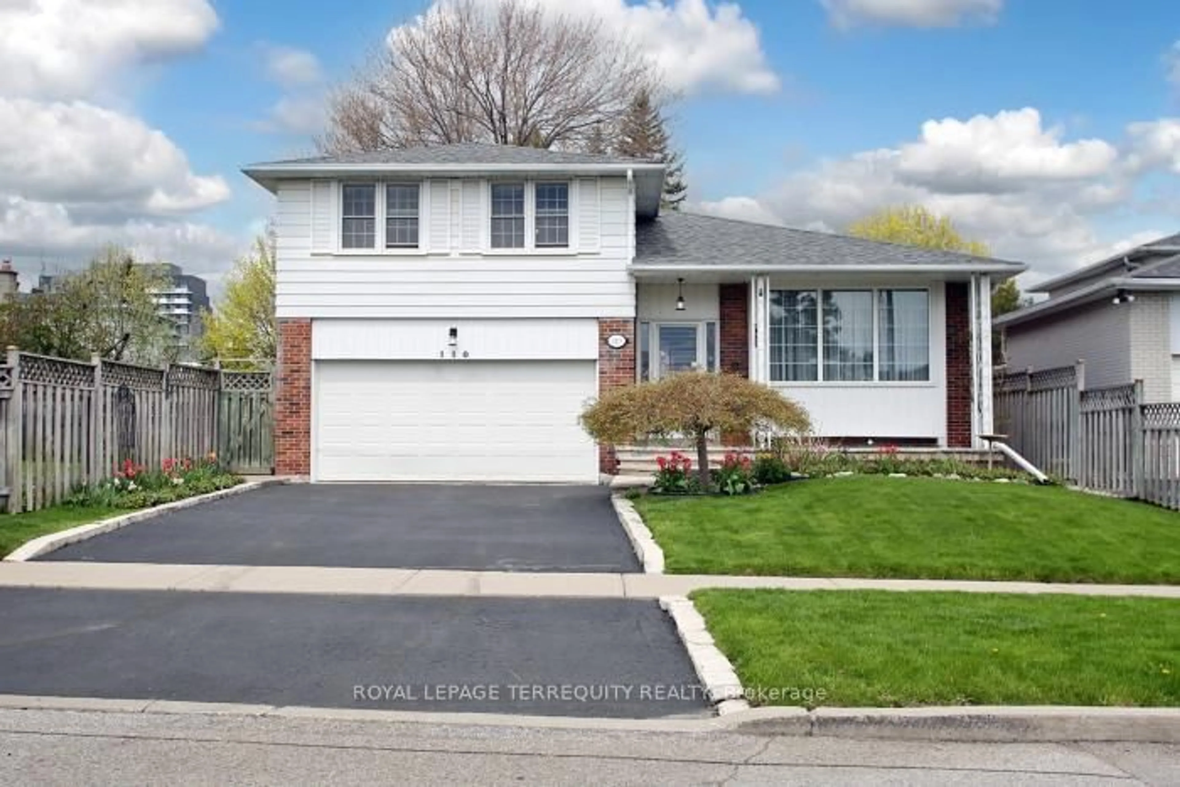 Home with vinyl exterior material, street for 110 Cass Ave, Toronto Ontario M1T 2B3